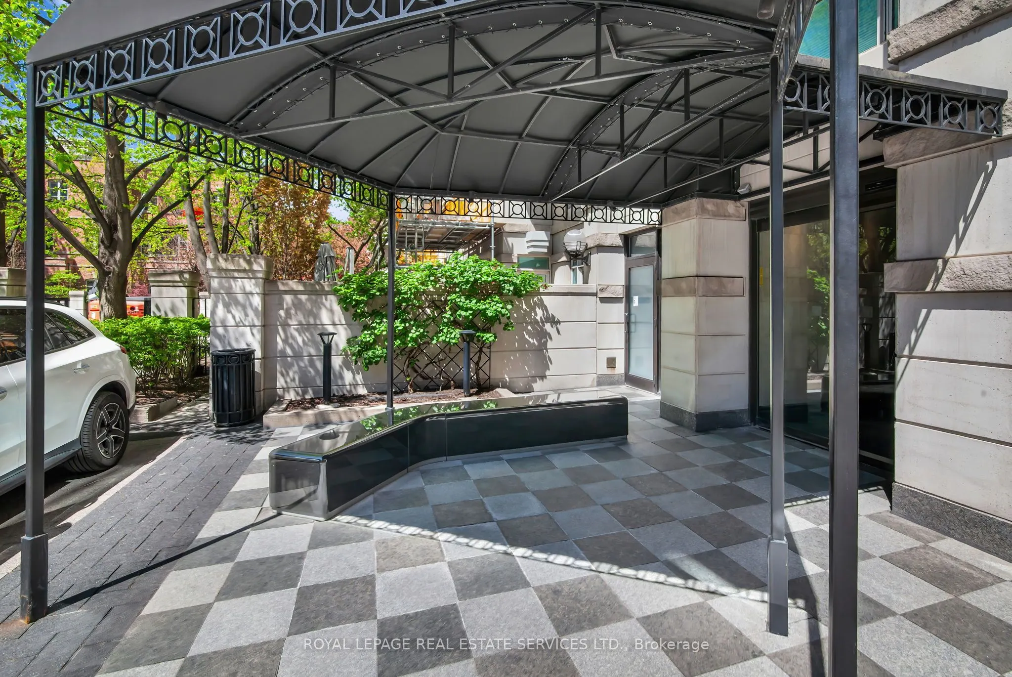 38 Avenue Road, #504