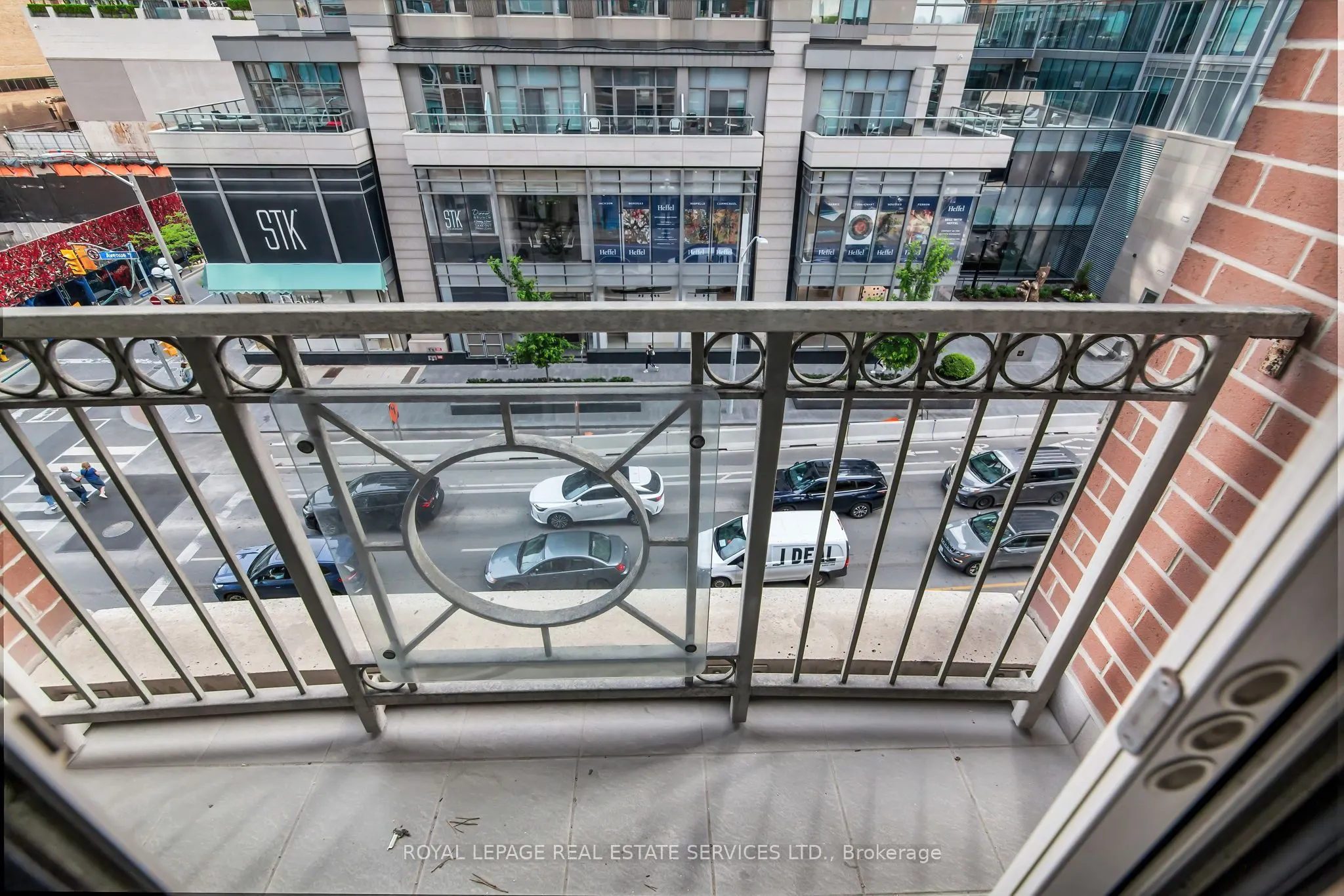 38 Avenue Road, #504