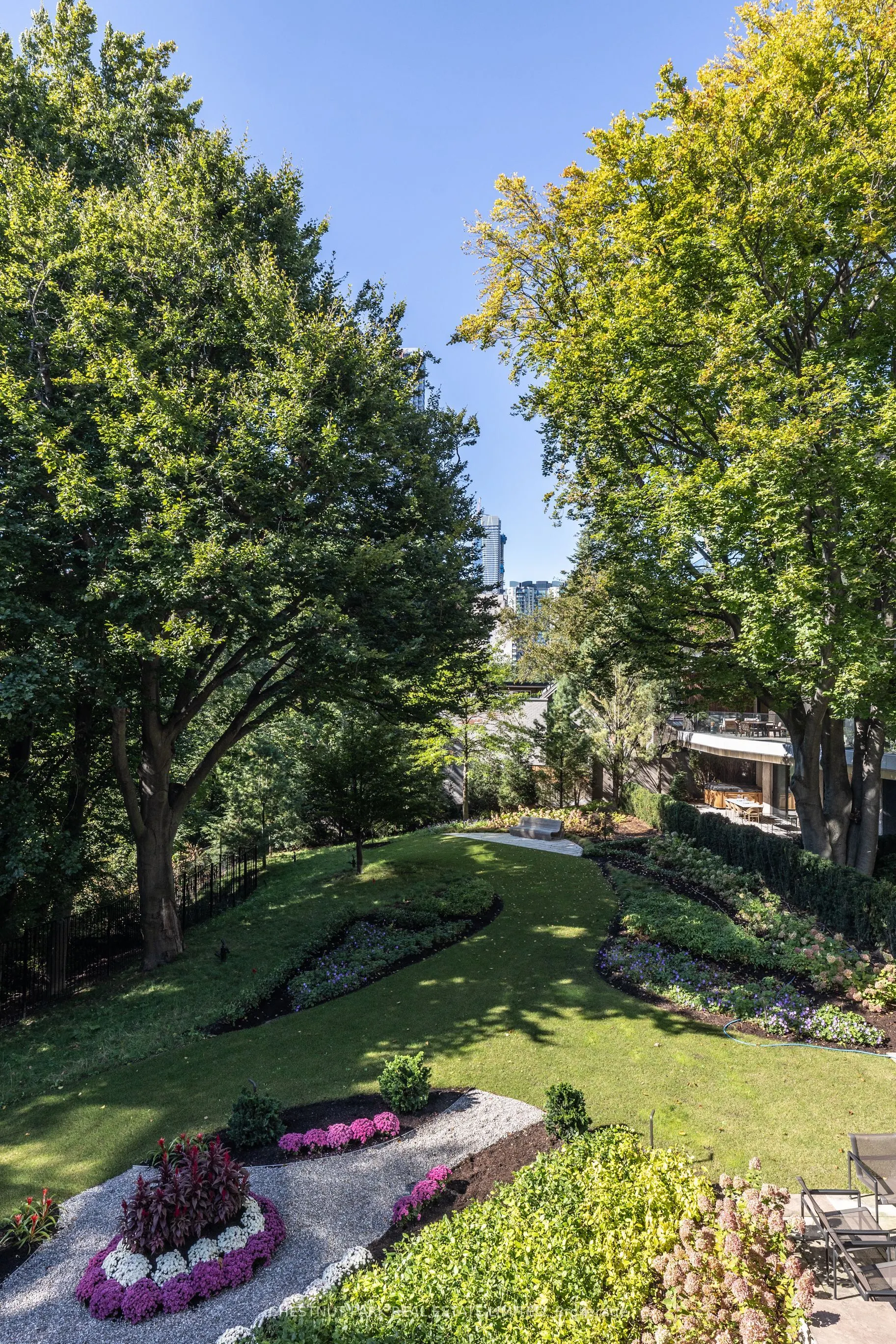 7 Dale Avenue, #205