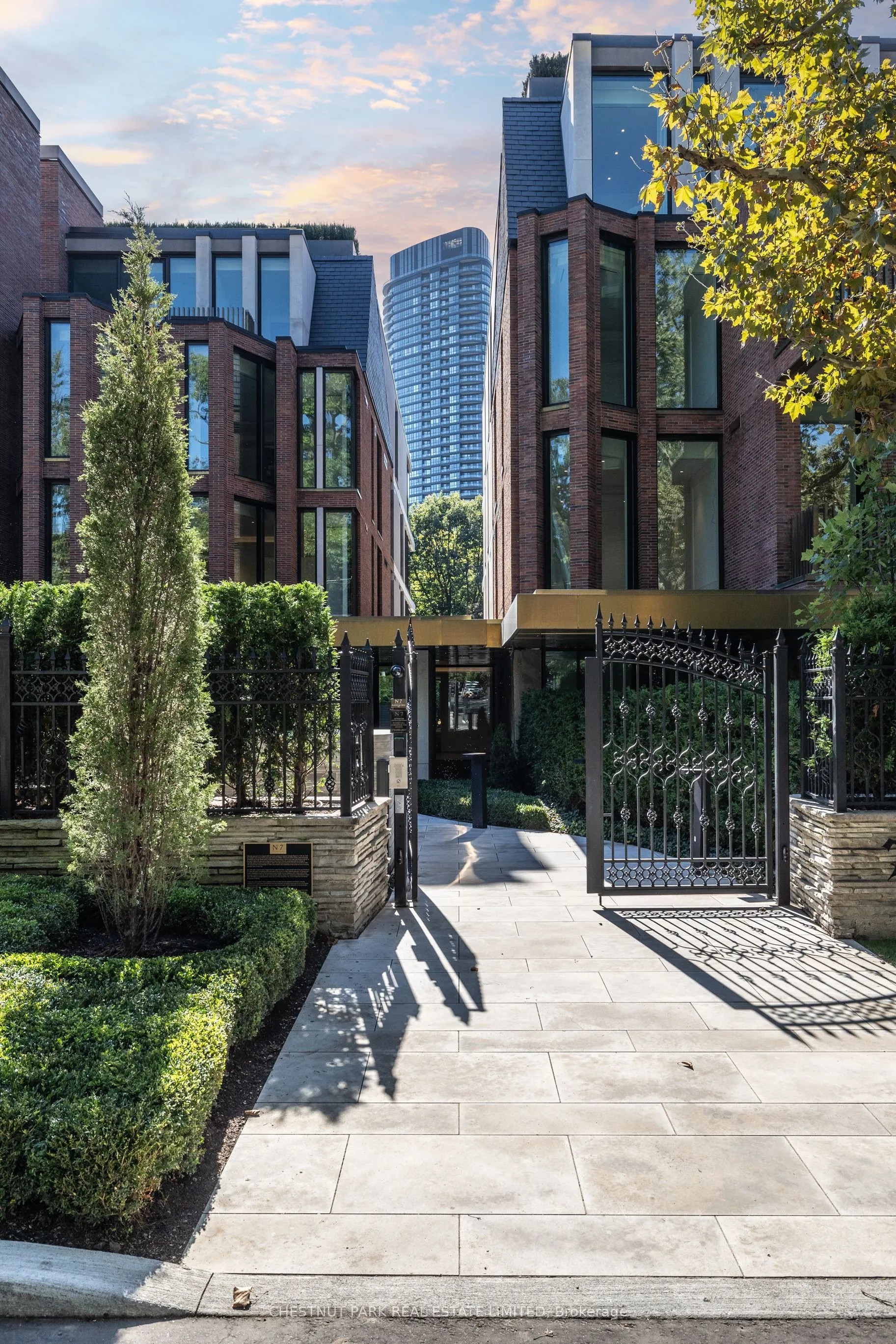 7 Dale Avenue, #205