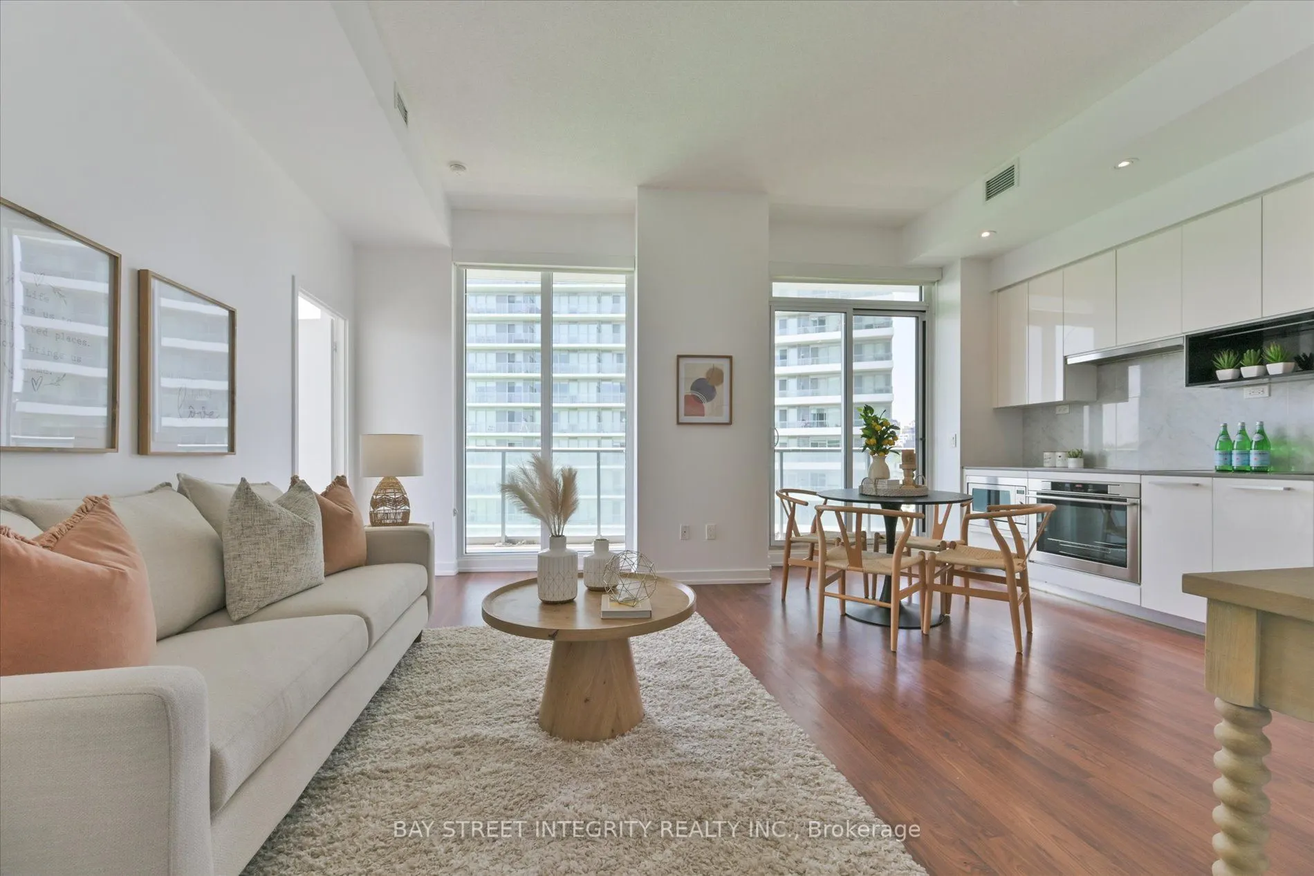 117 Mcmahon Drive, #903