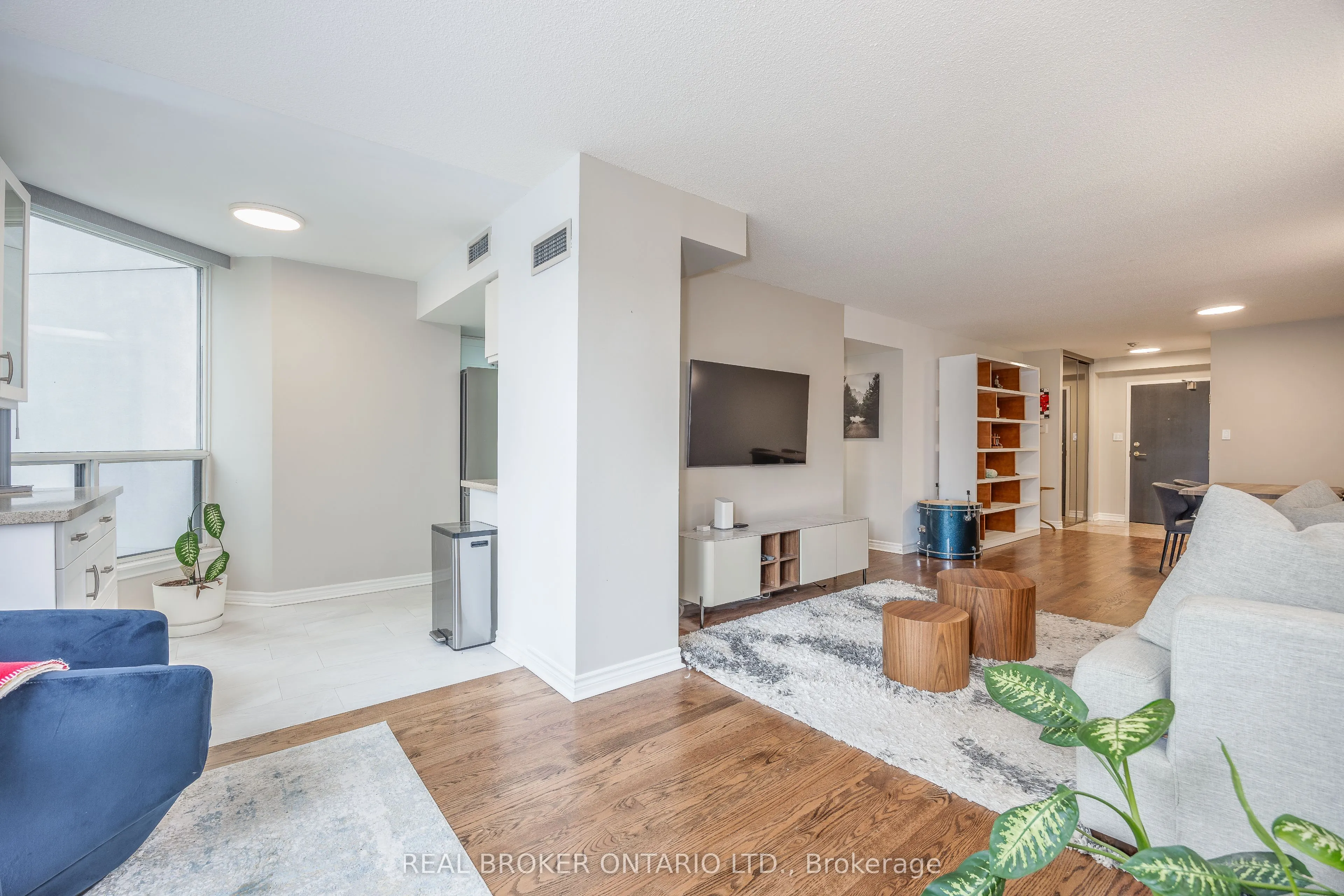 30 Holly Street, #506