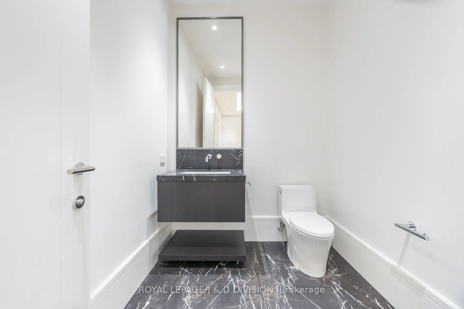 7 Dale Avenue, #105