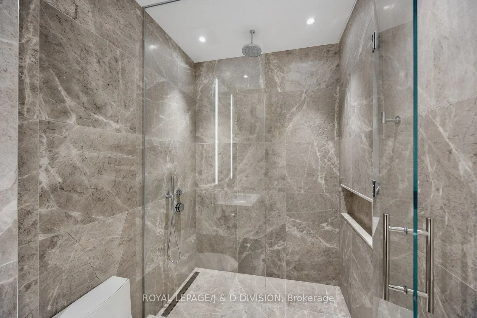 7 Dale Avenue, #105