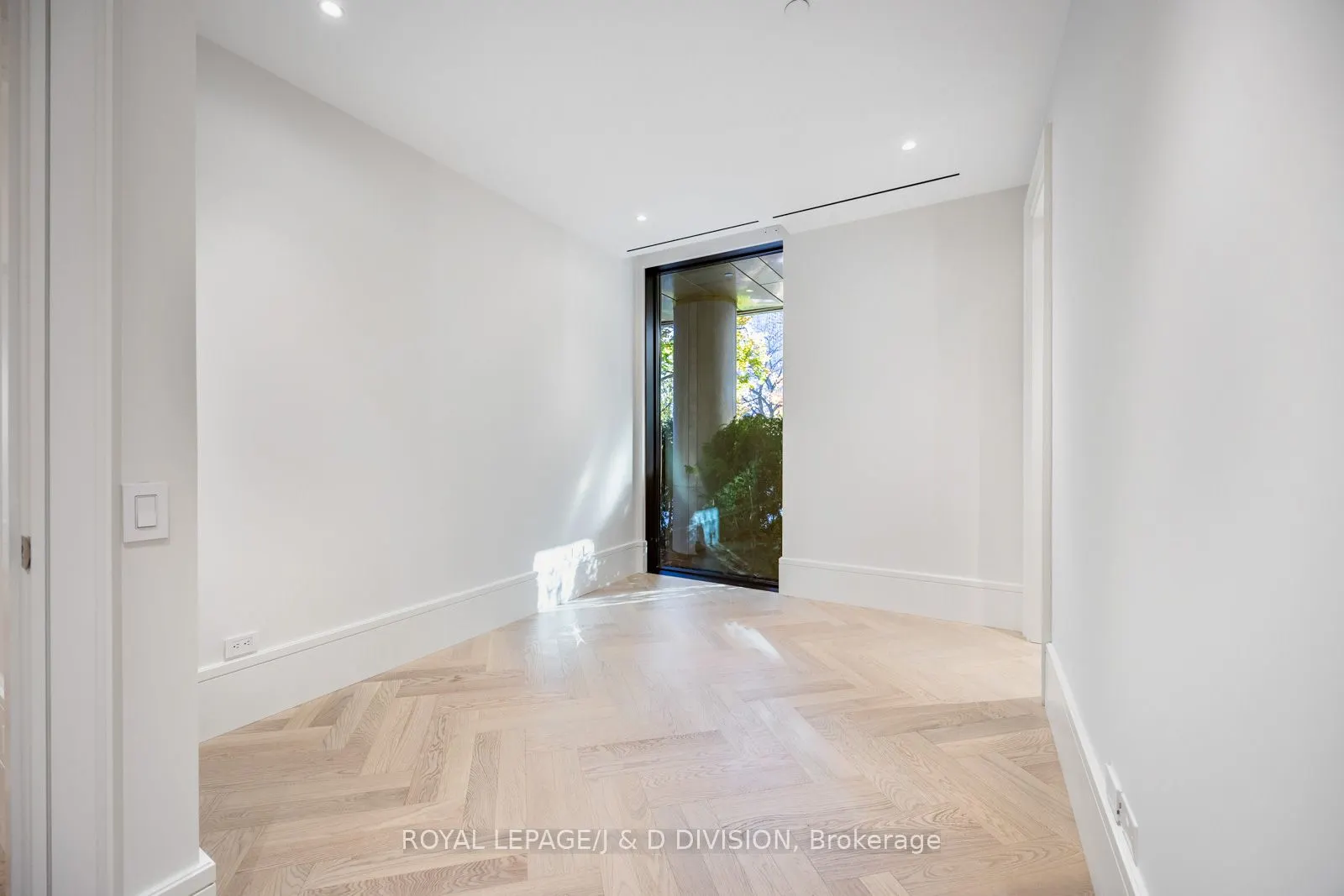 7 Dale Avenue, #105