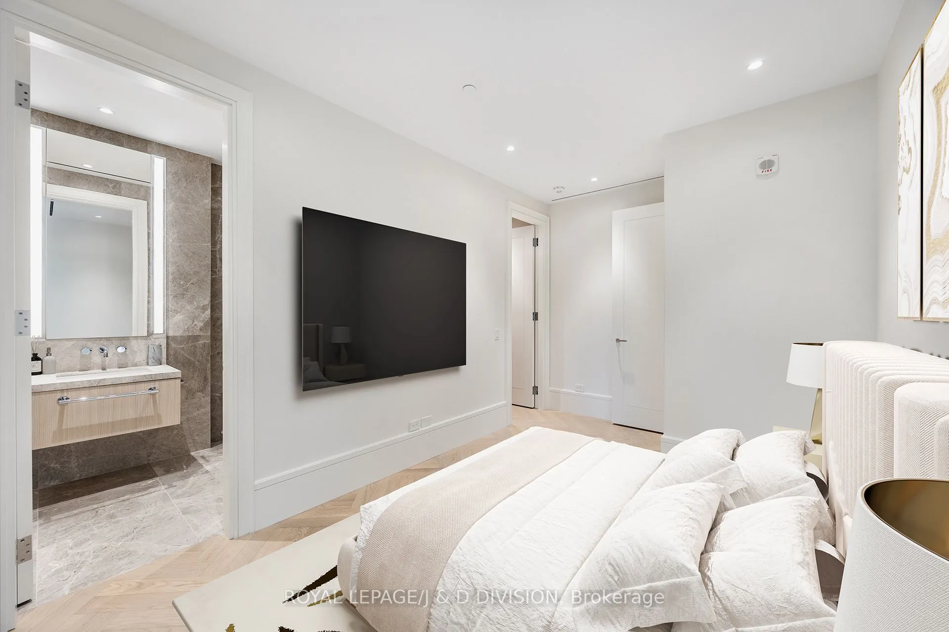 7 Dale Avenue, #105