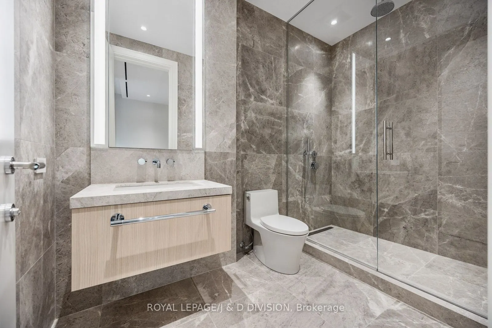 7 Dale Avenue, #105