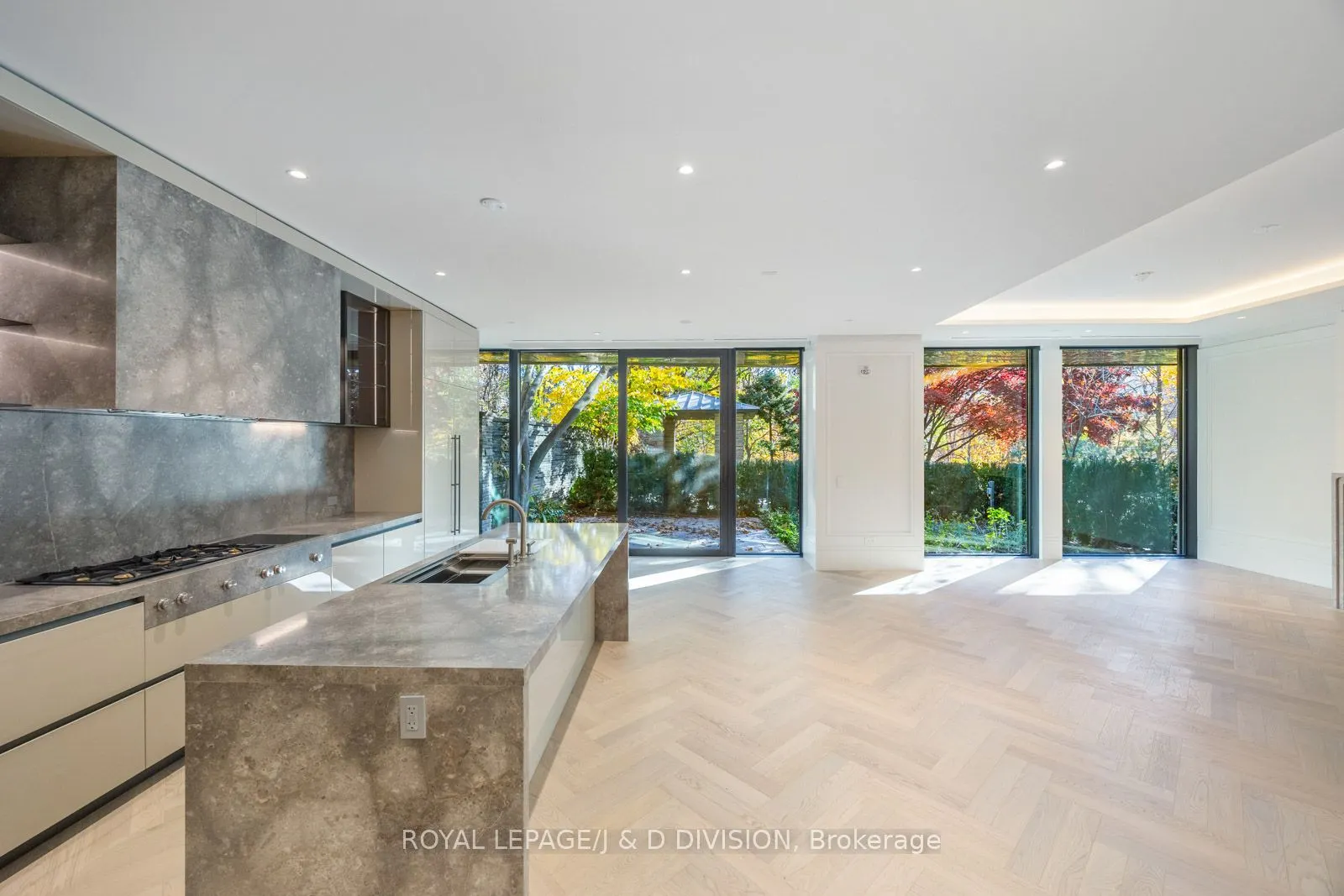 7 Dale Avenue, #105