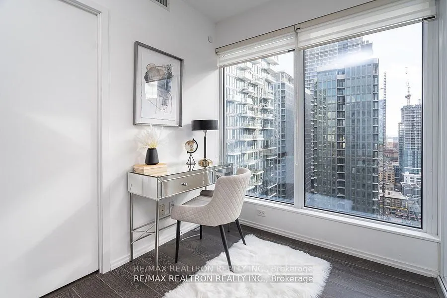 68 Shuter Street, #2305