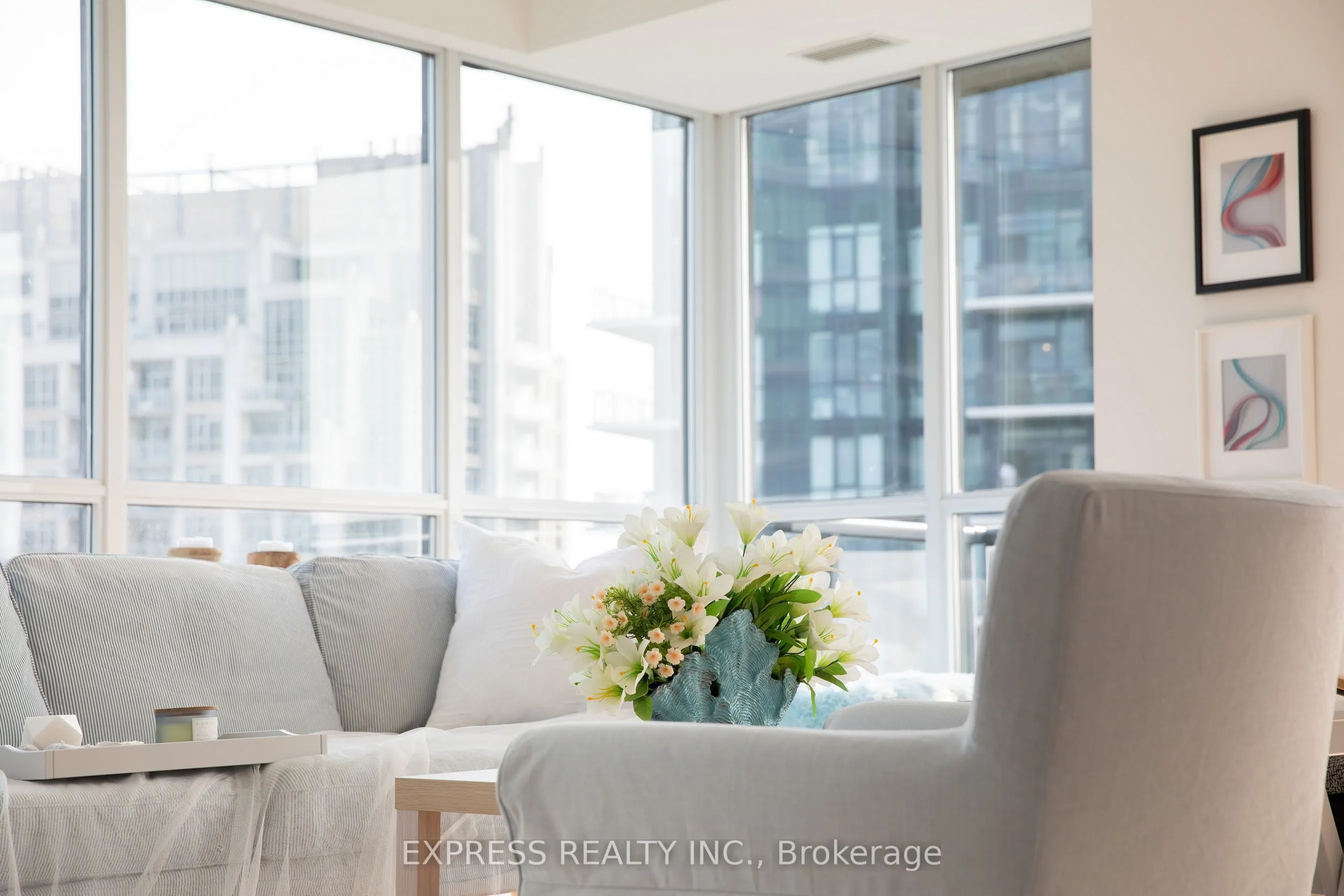 20 Bruyeres Mews, #2312