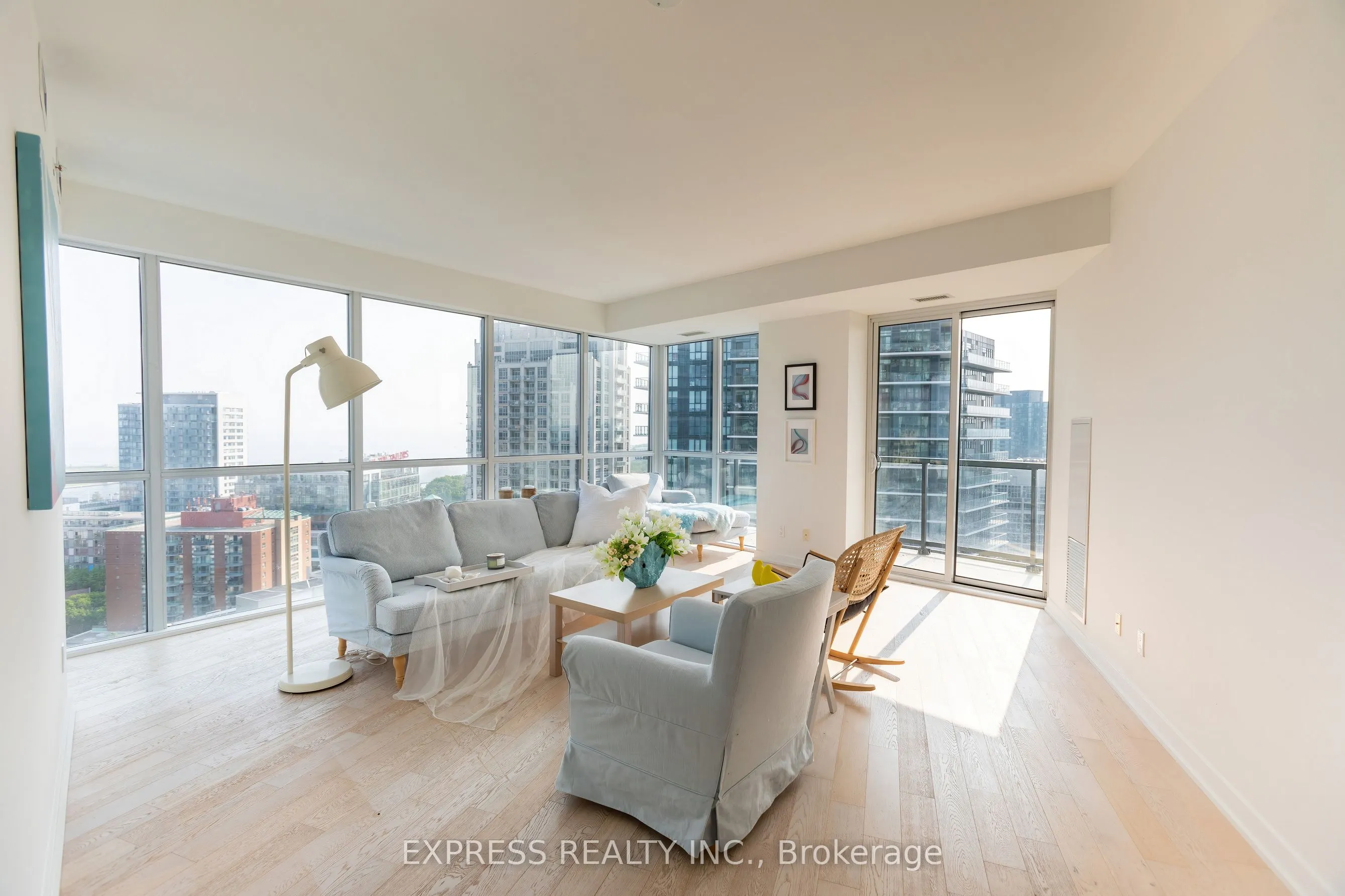 20 Bruyeres Mews, #2312