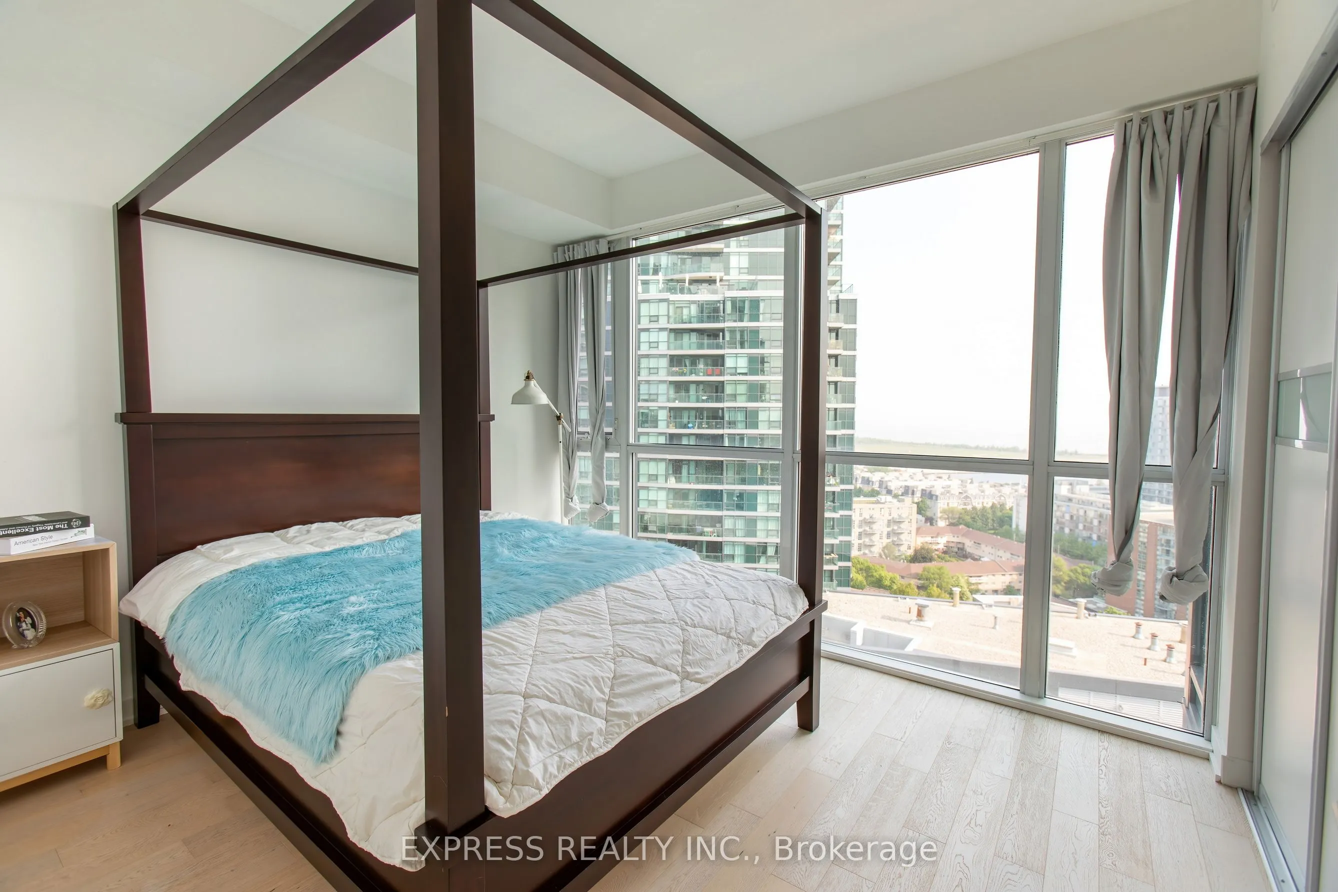 20 Bruyeres Mews, #2312