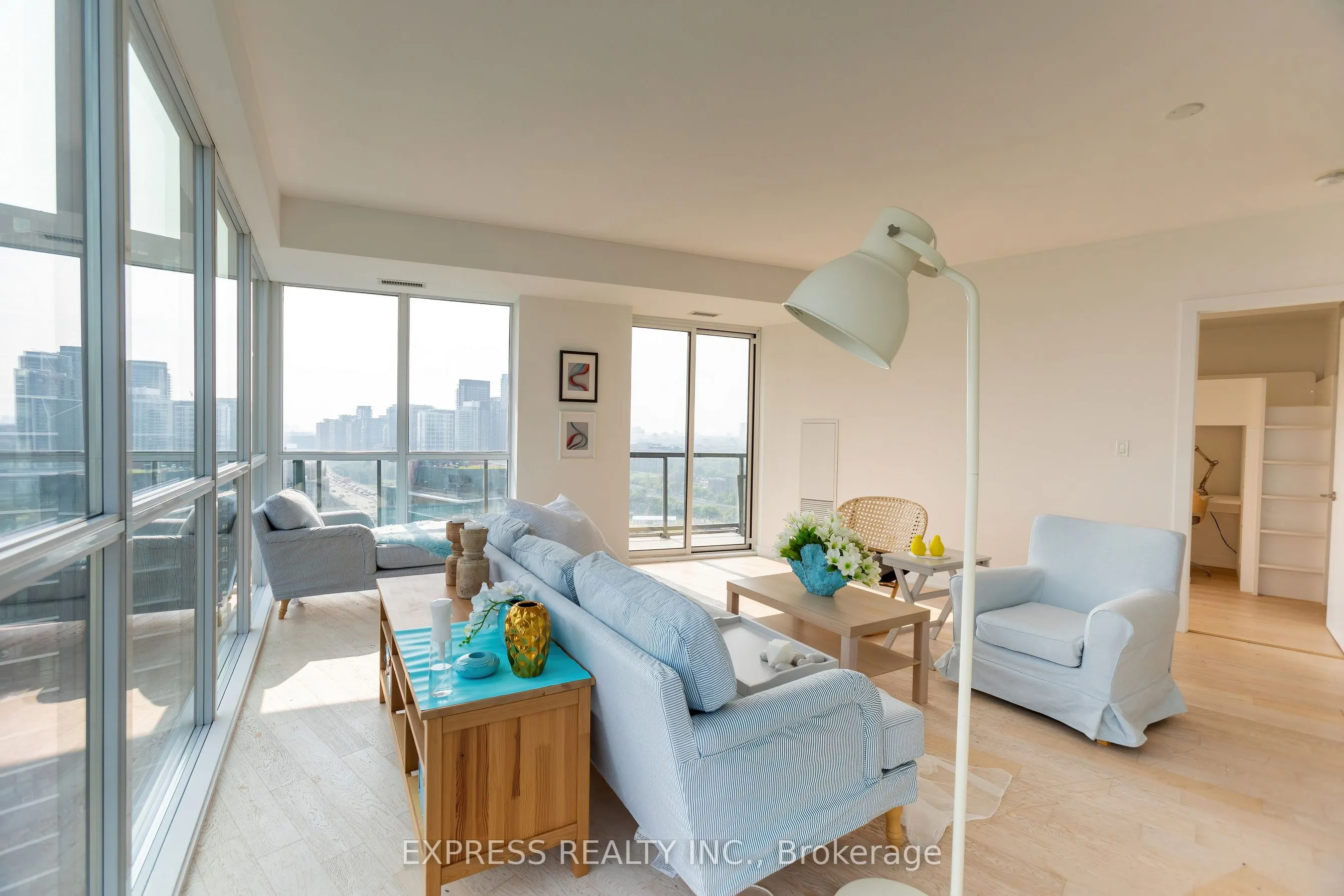 20 Bruyeres Mews, #2312