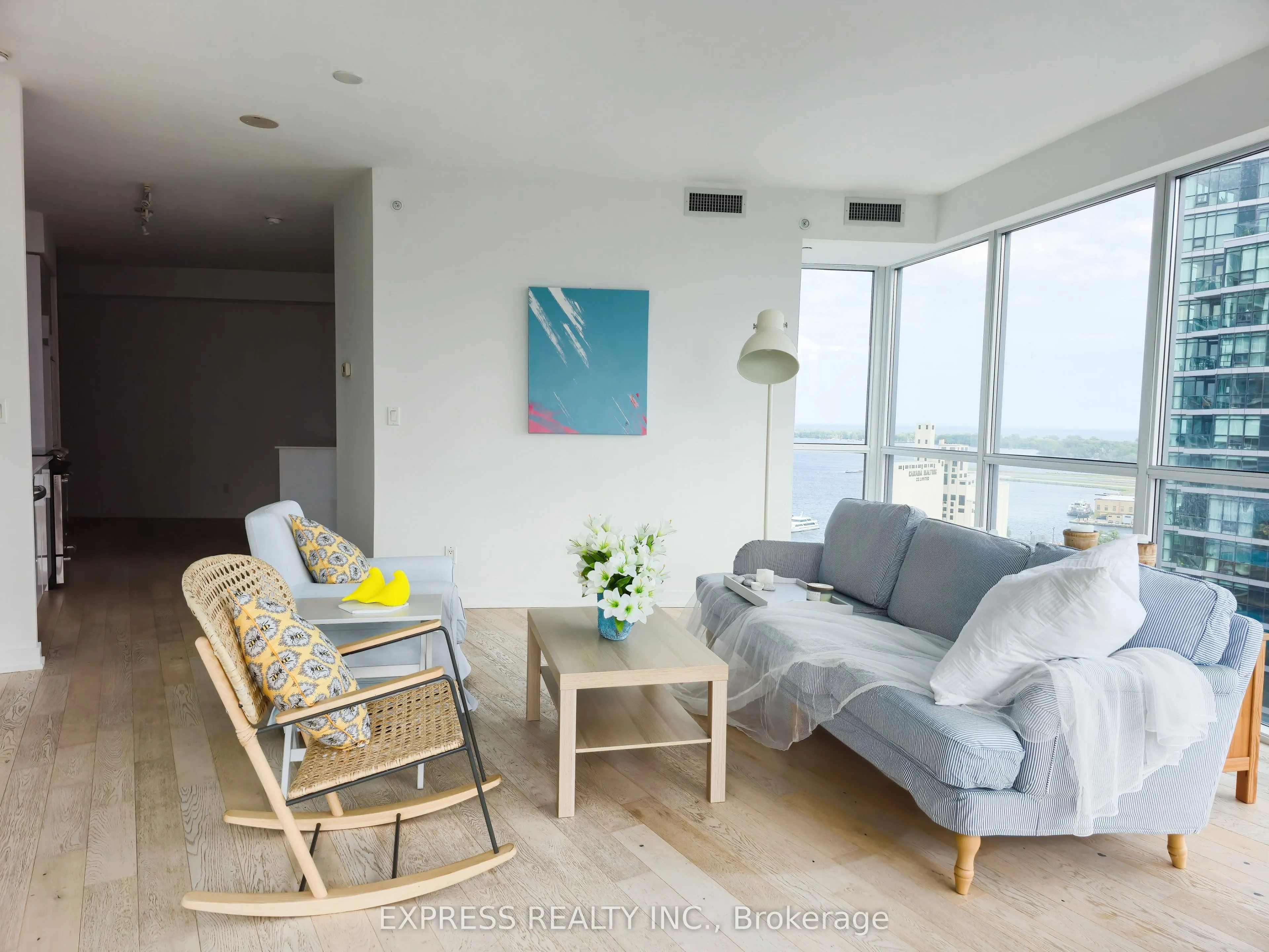 20 Bruyeres Mews, #2312