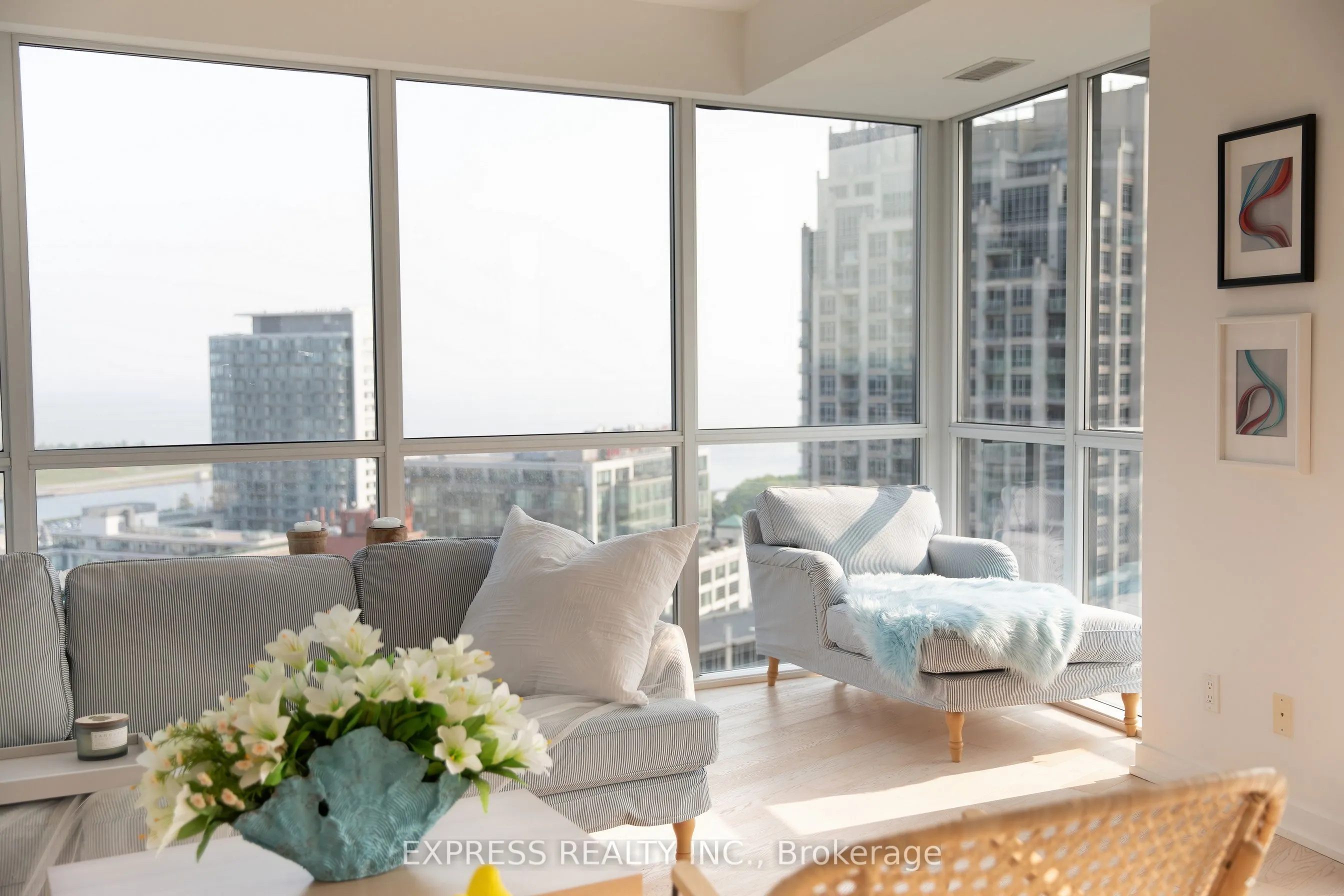 20 Bruyeres Mews, #2312