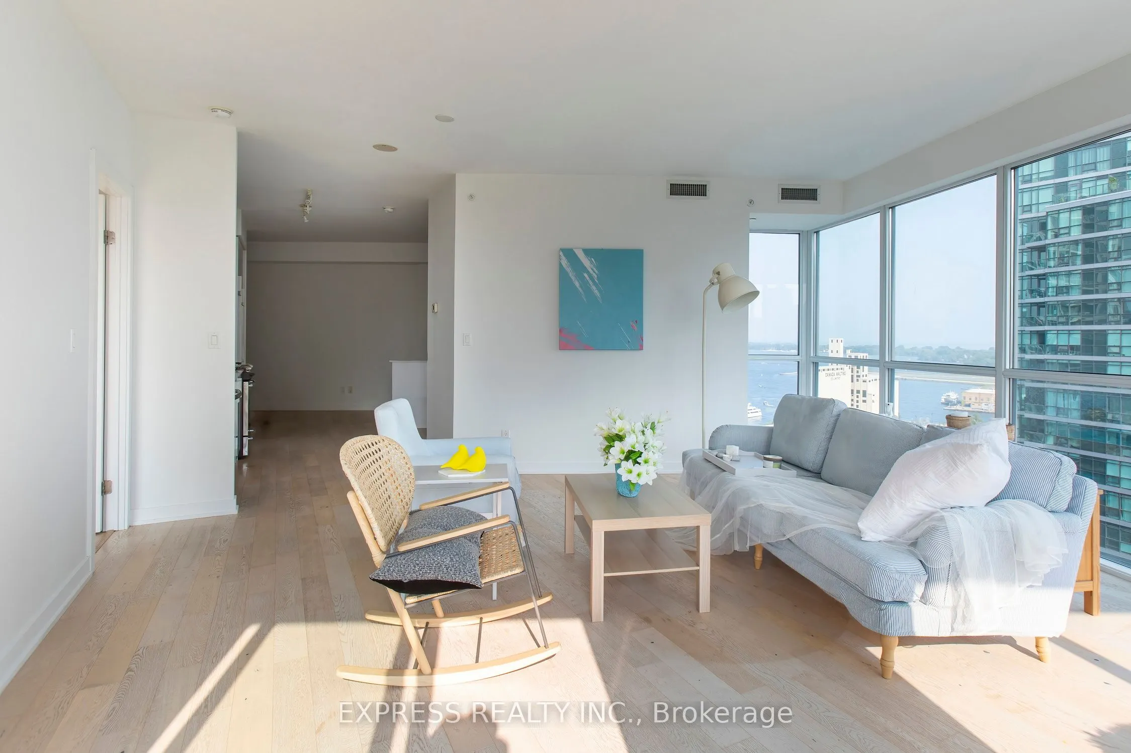 20 Bruyeres Mews, #2312