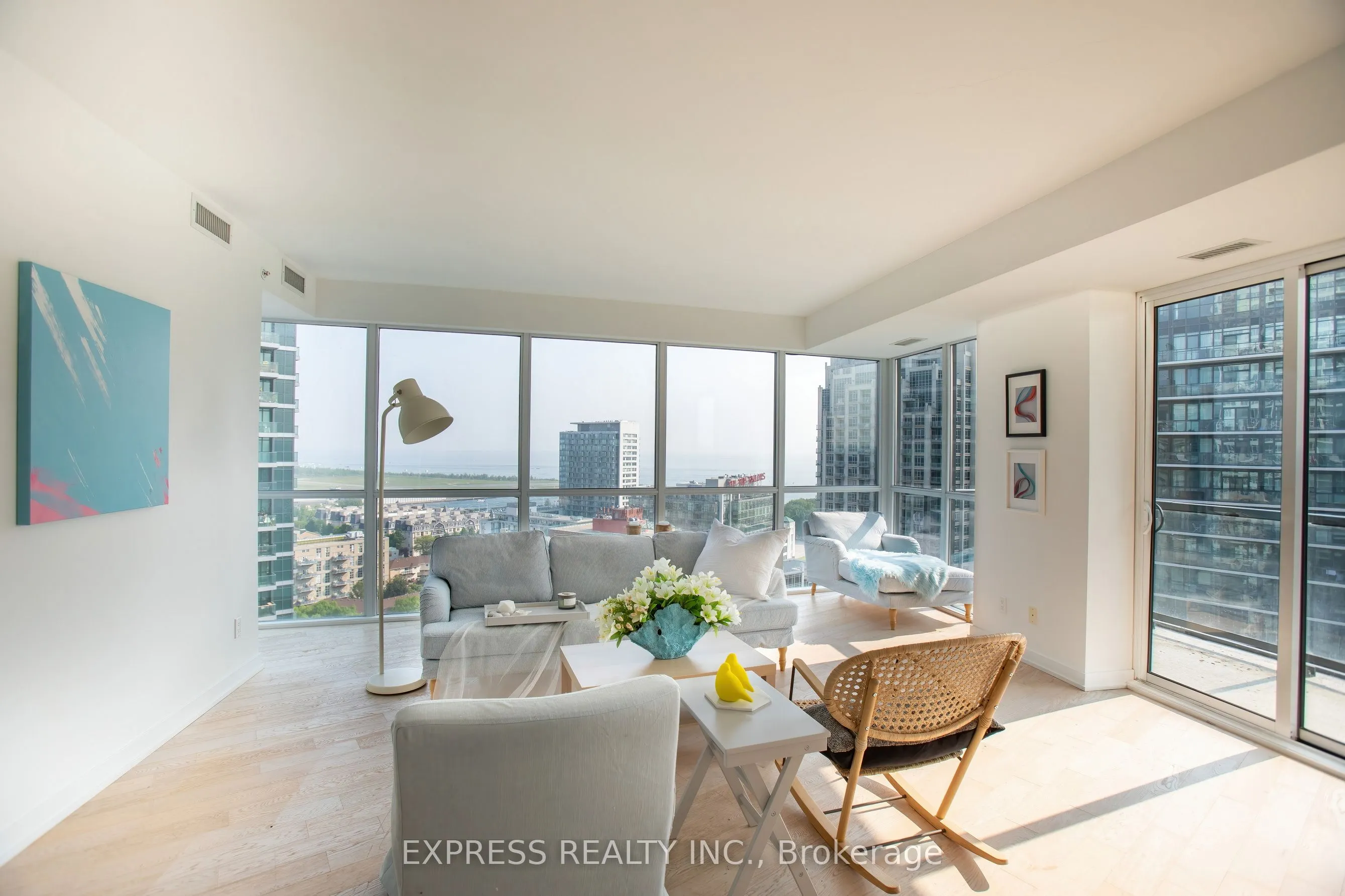 20 Bruyeres Mews, #2312