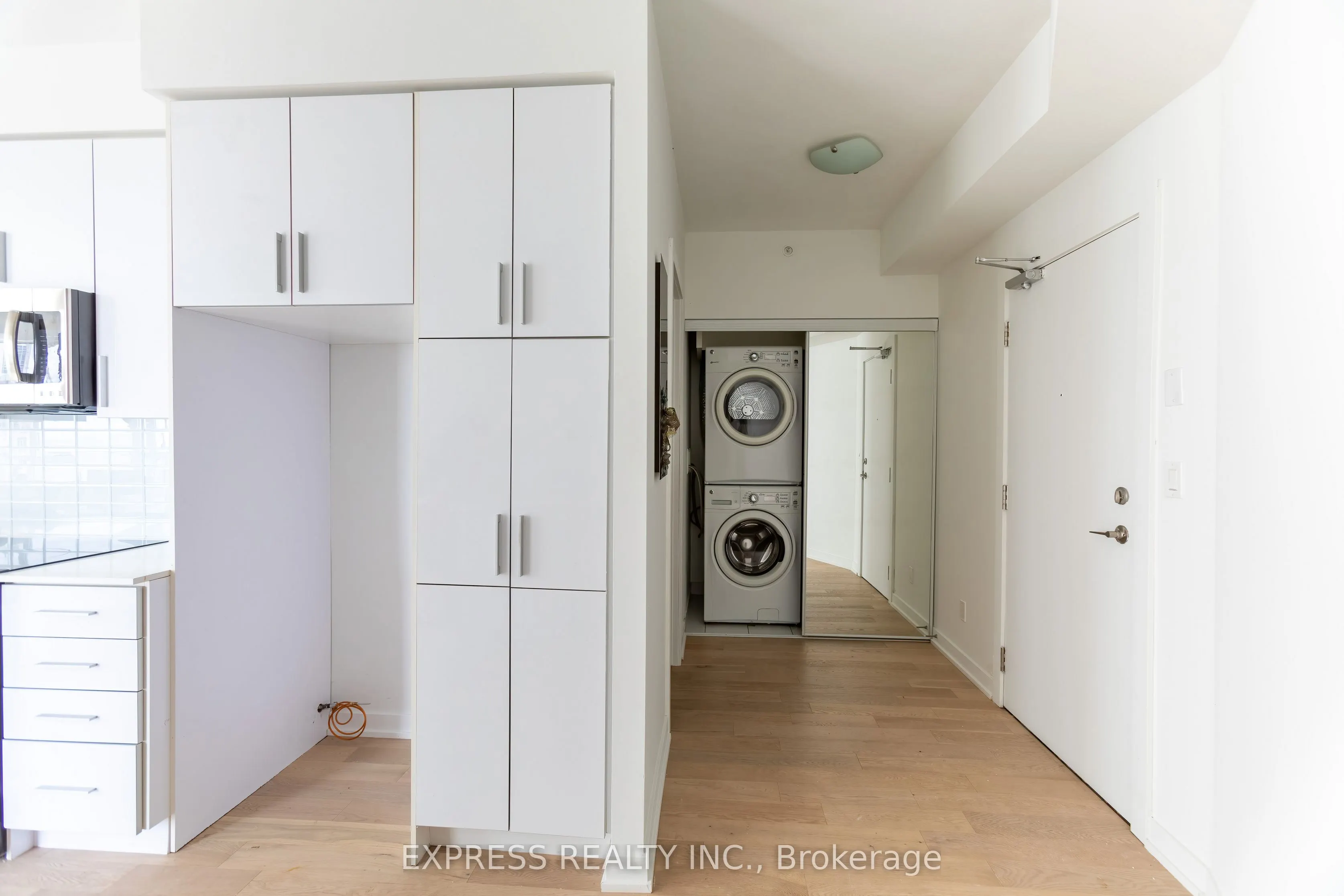 20 Bruyeres Mews, #2312