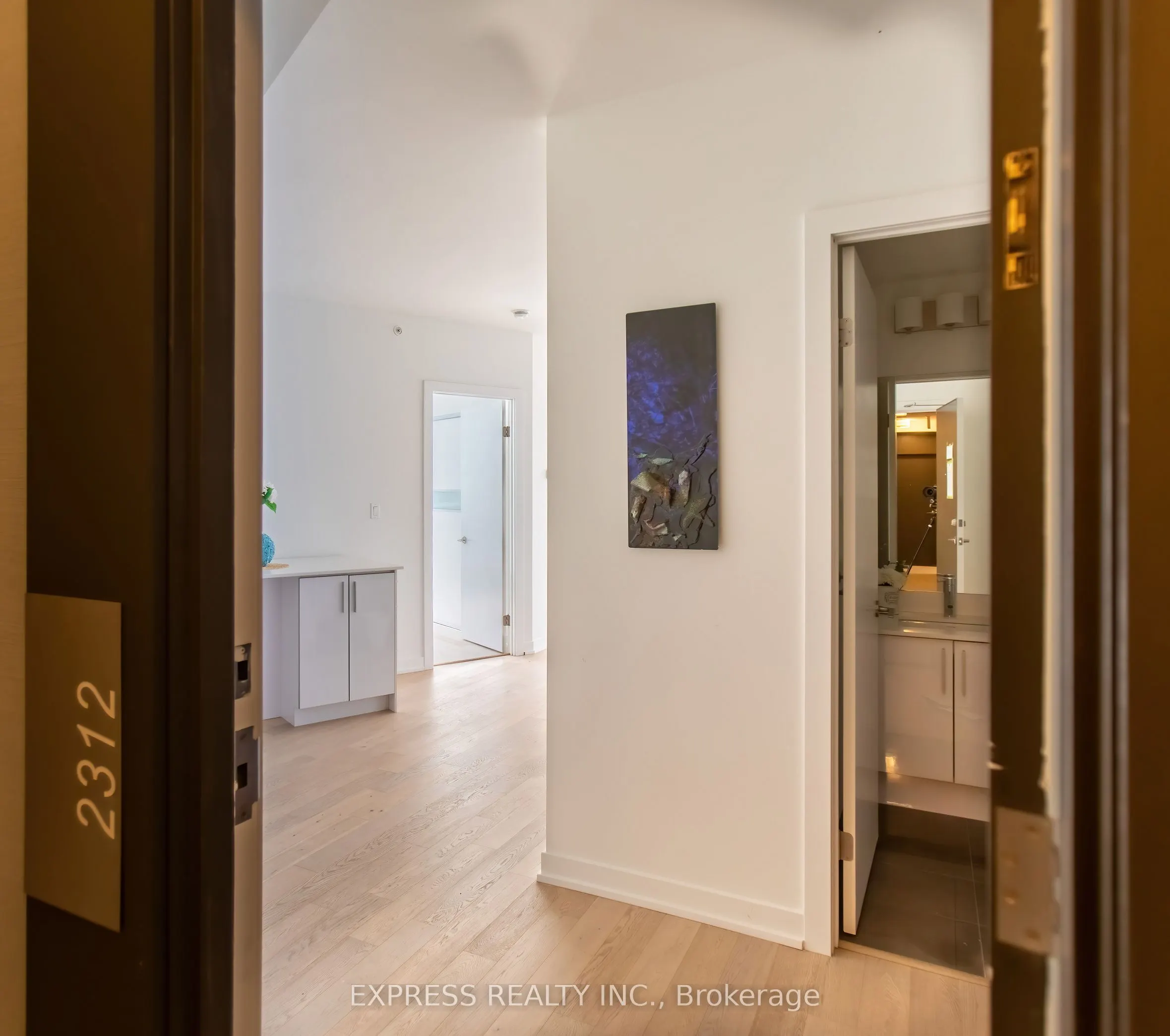 20 Bruyeres Mews, #2312
