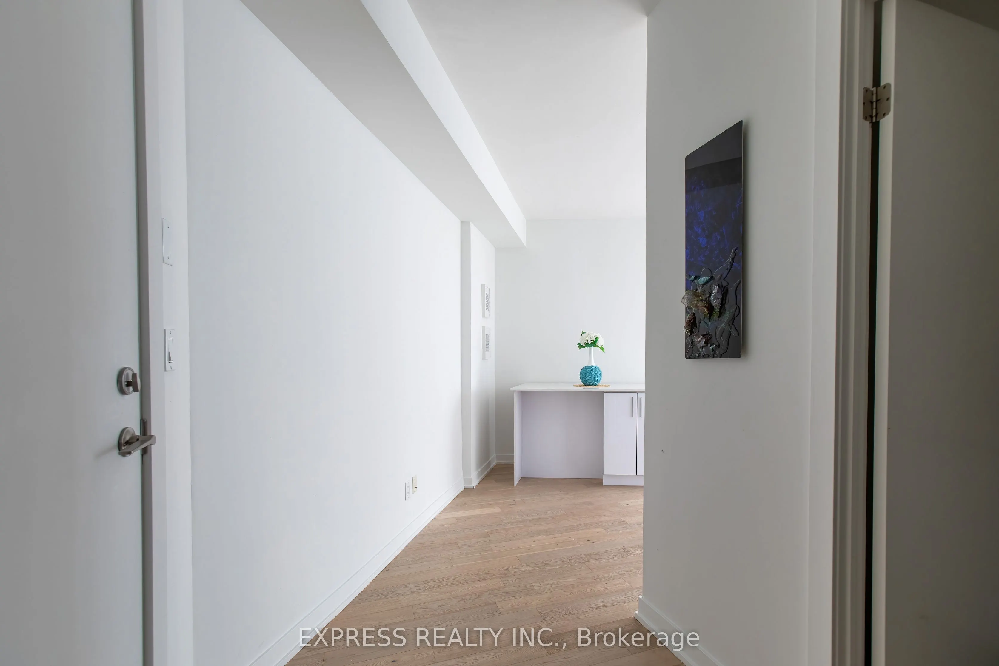 20 Bruyeres Mews, #2312