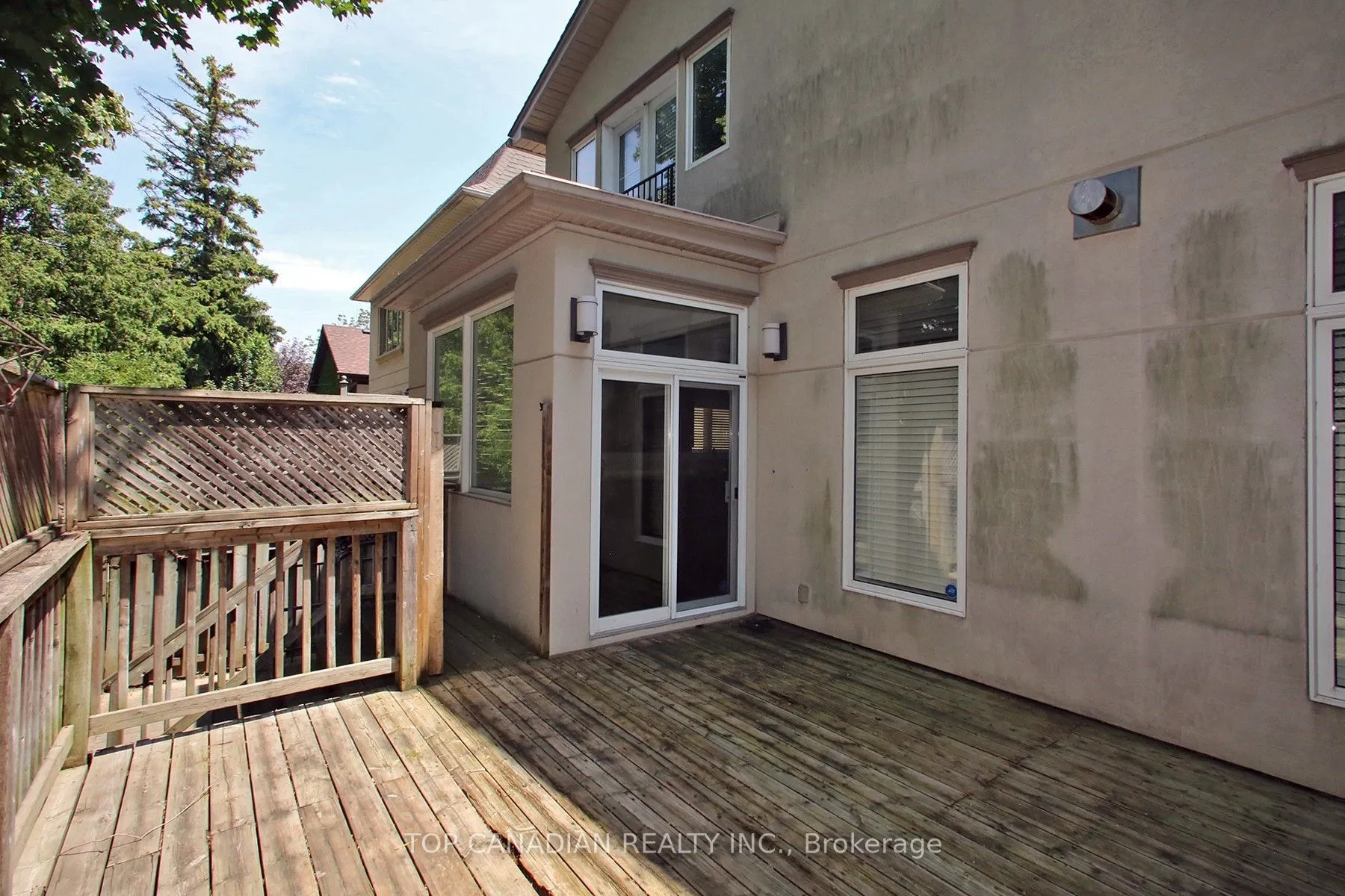 374 Glengarry Avenue