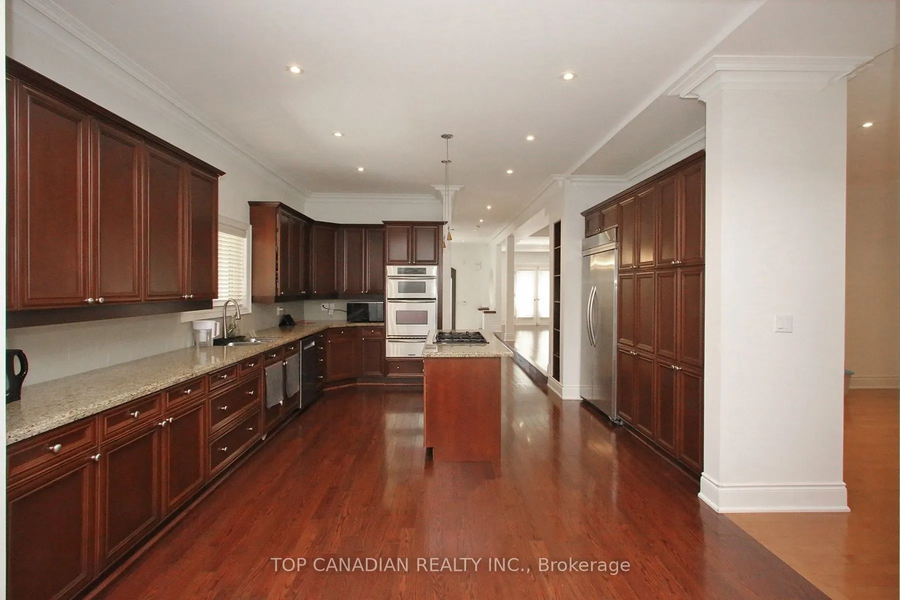 374 Glengarry Avenue