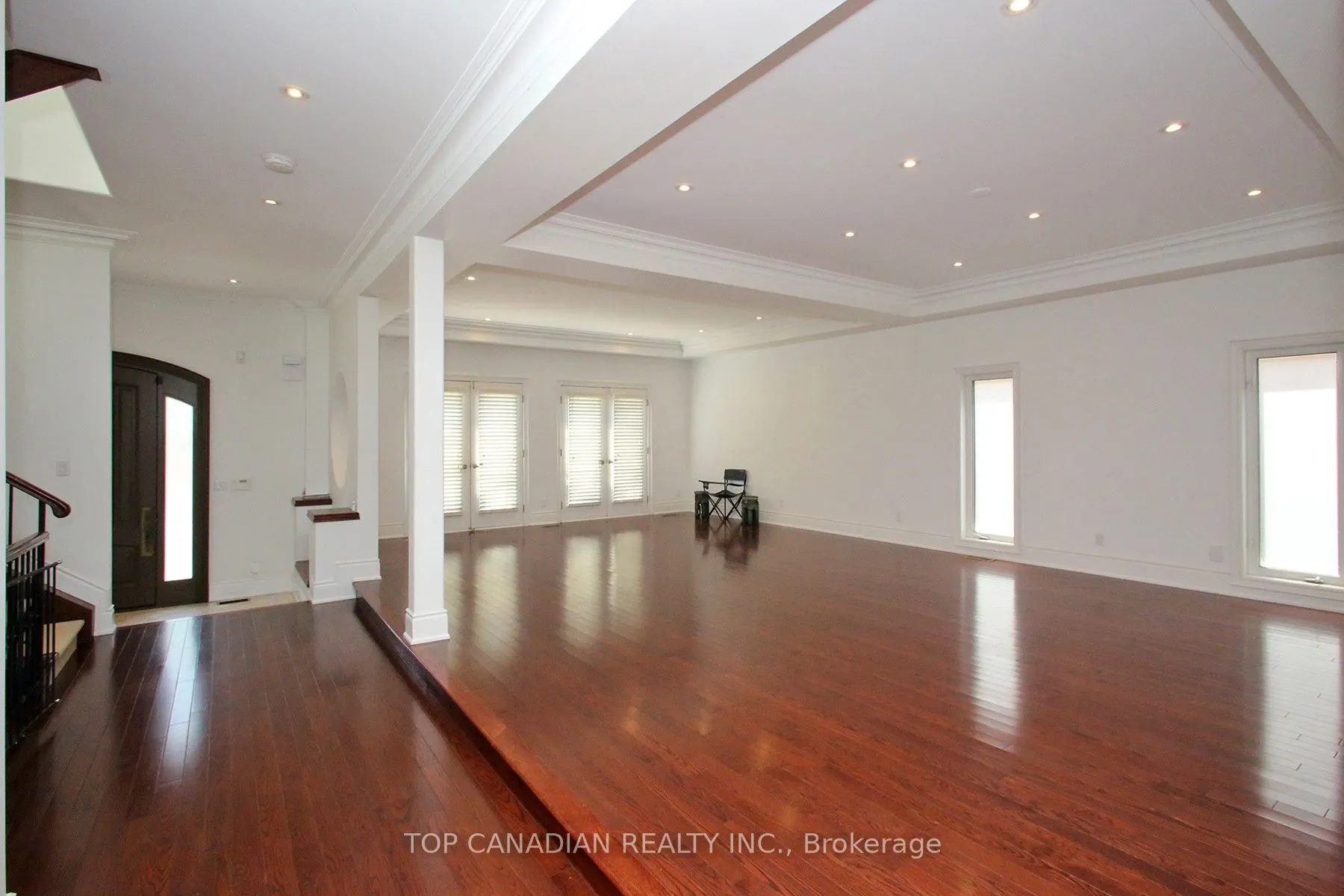 374 Glengarry Avenue