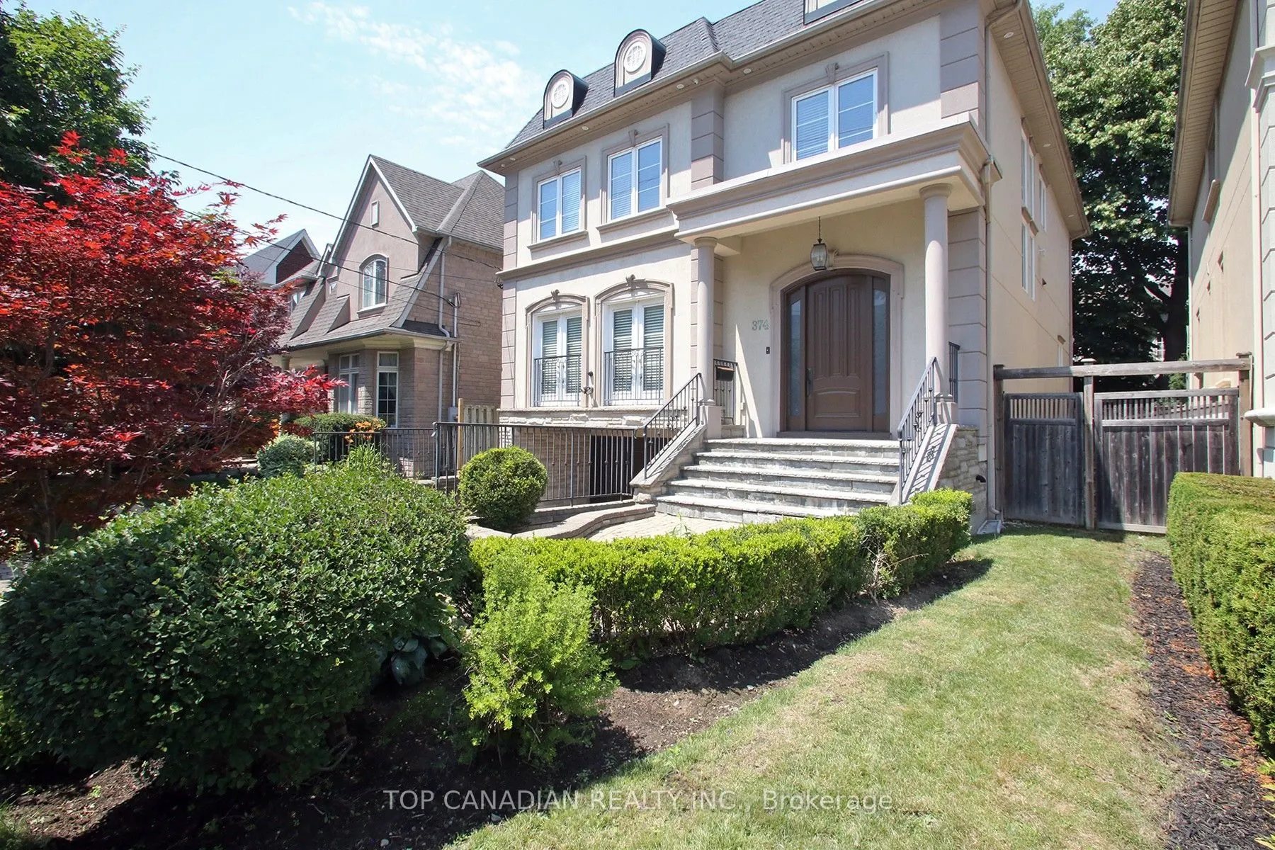 374 Glengarry Avenue