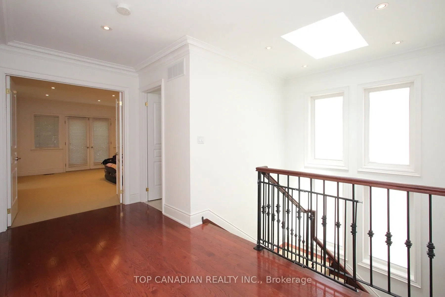 374 Glengarry Avenue