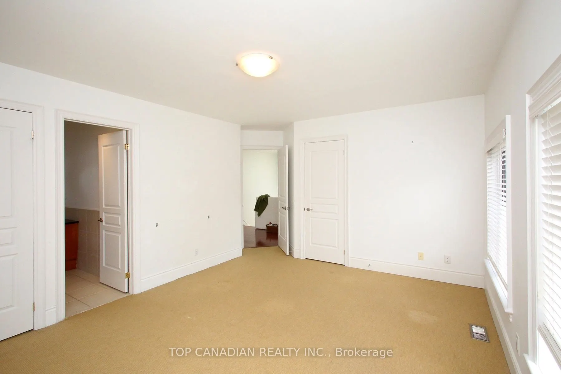 374 Glengarry Avenue