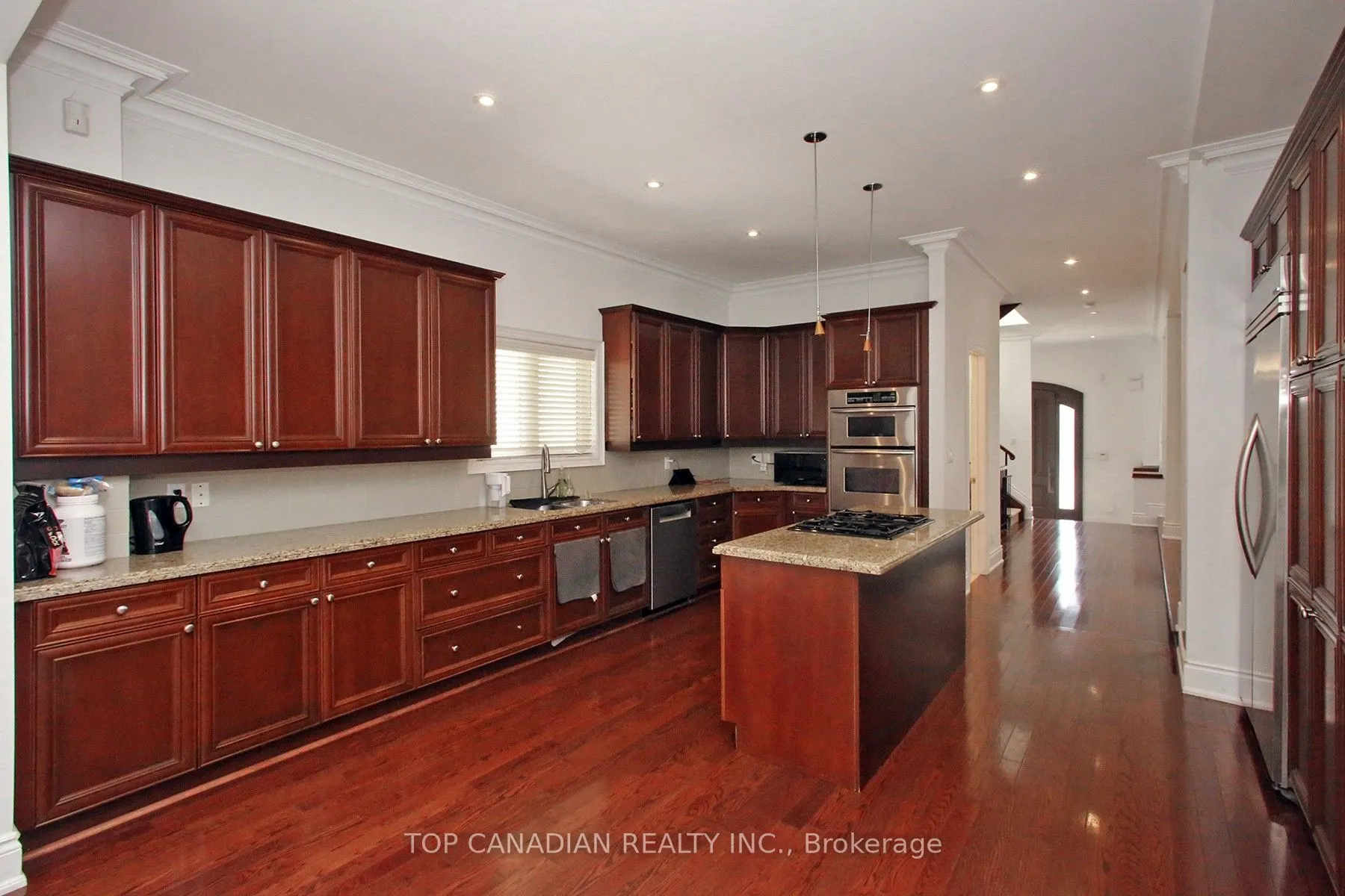 374 Glengarry Avenue