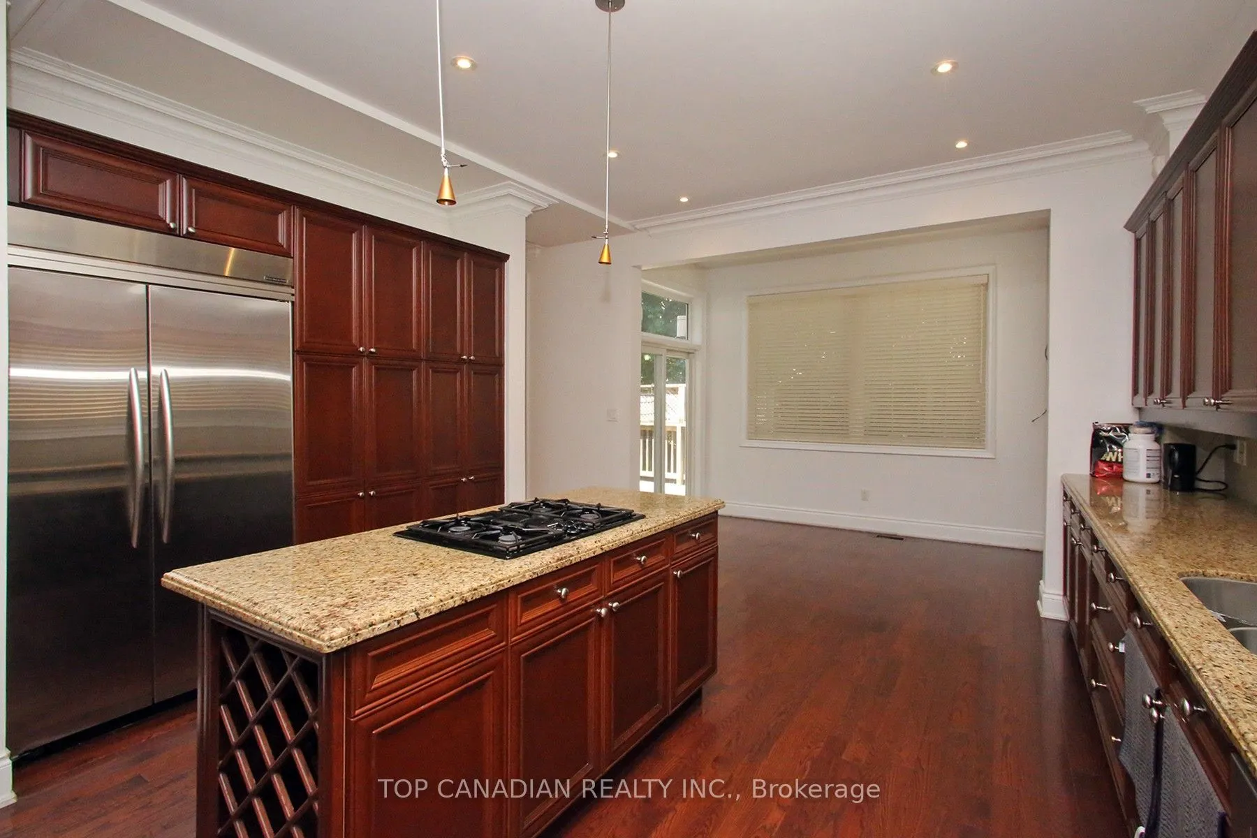 374 Glengarry Avenue