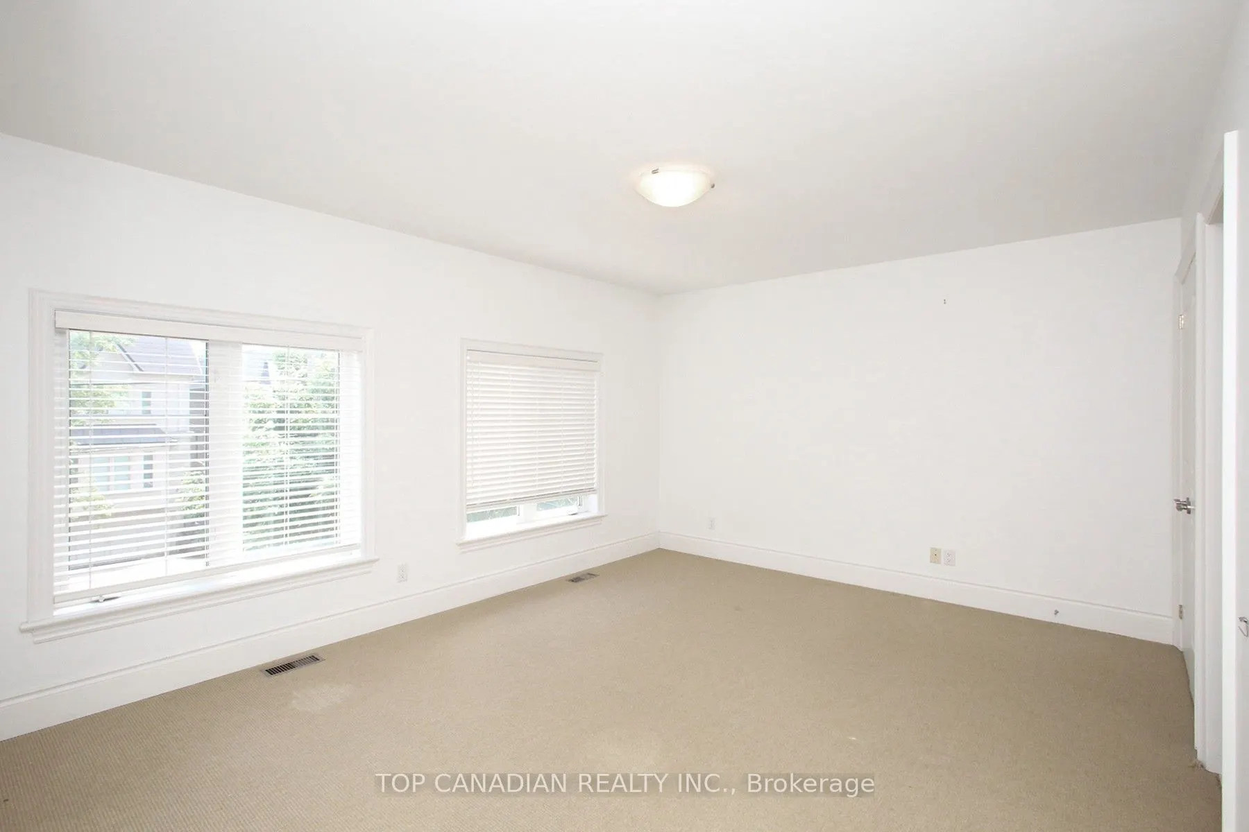 374 Glengarry Avenue