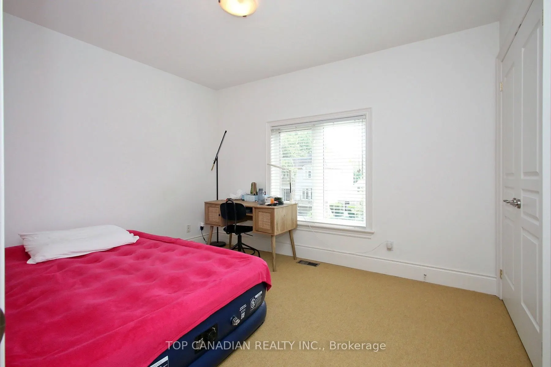 374 Glengarry Avenue