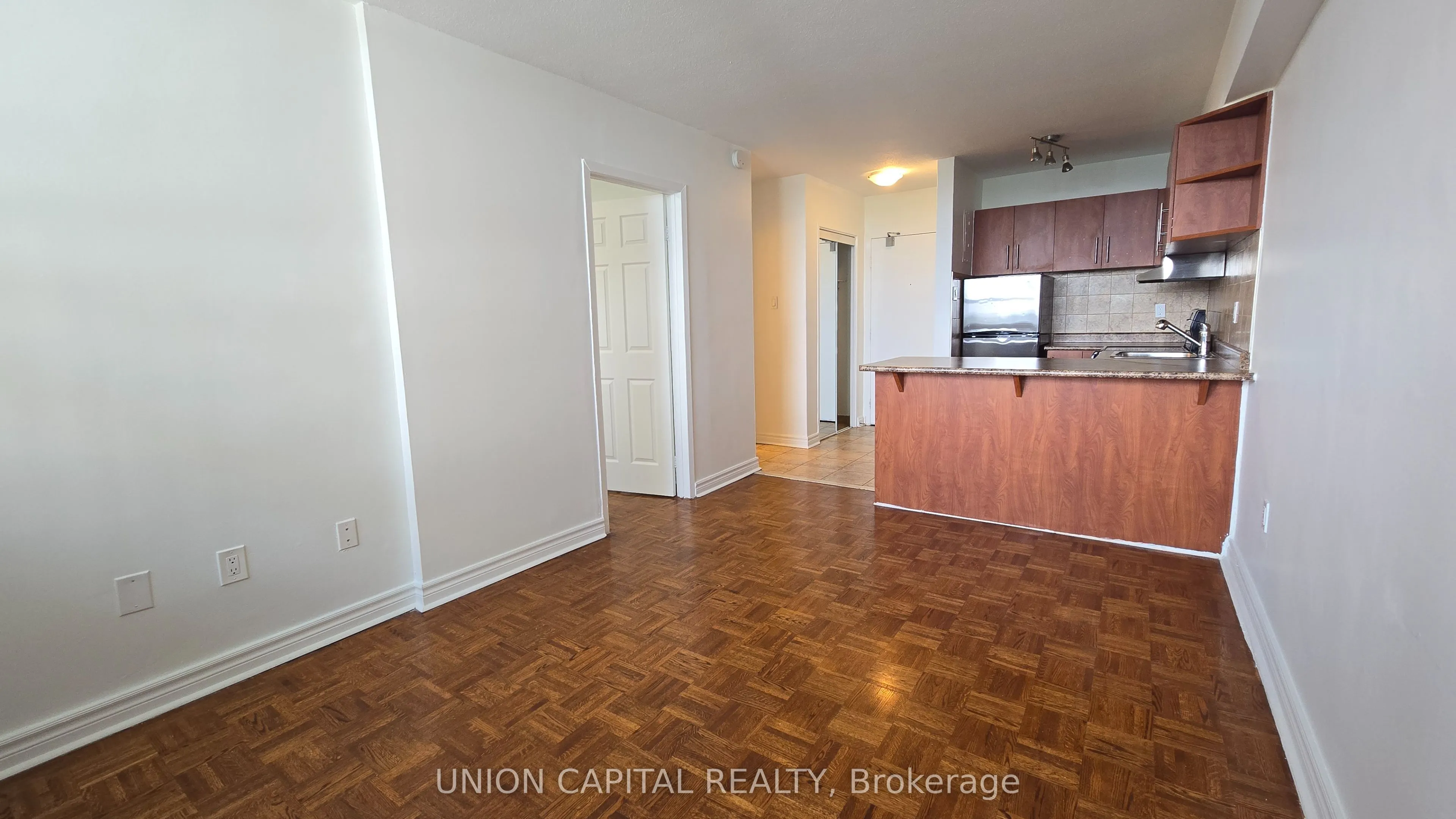 230 Oak Street, #2103