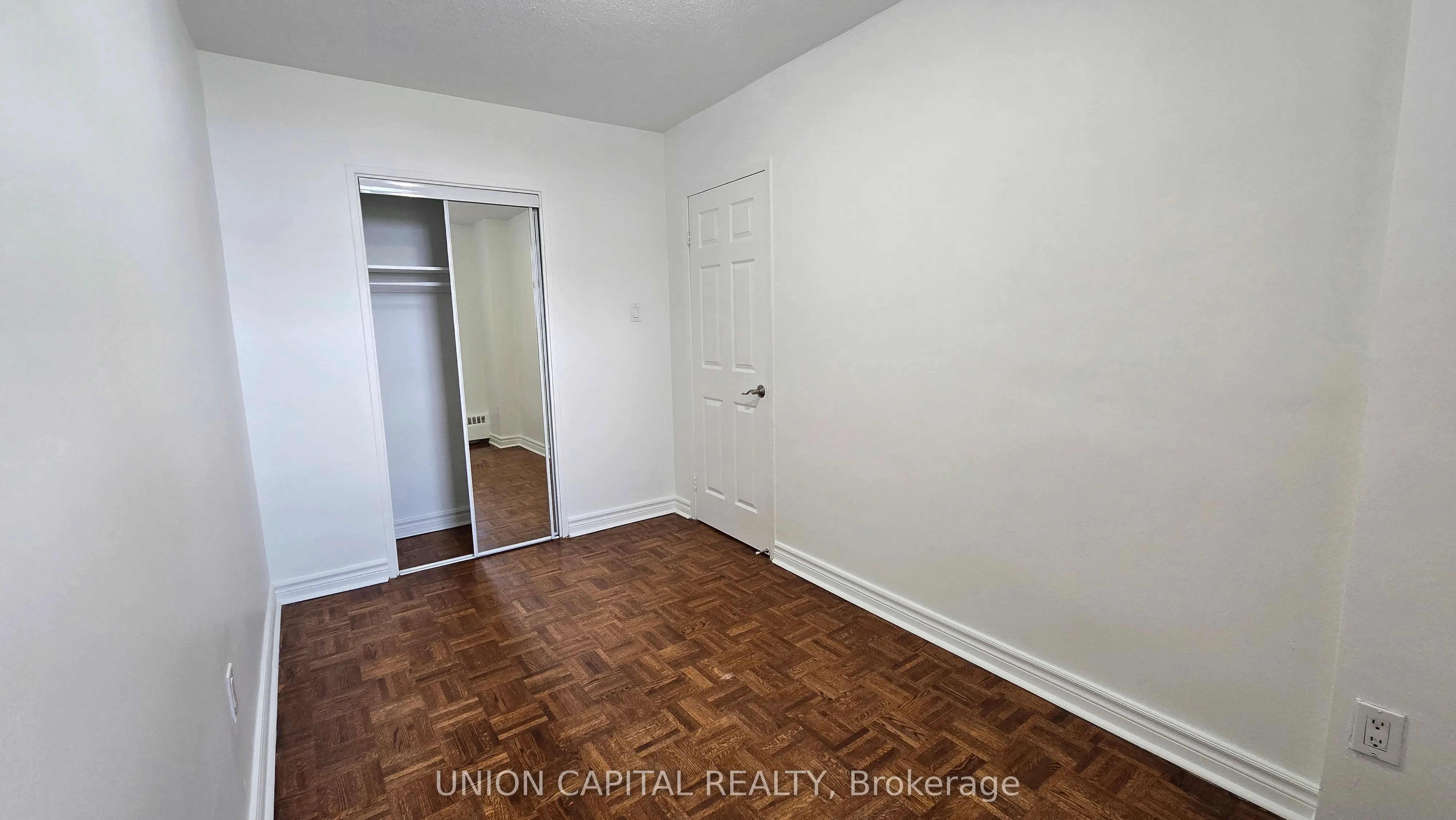 230 Oak Street, #2103