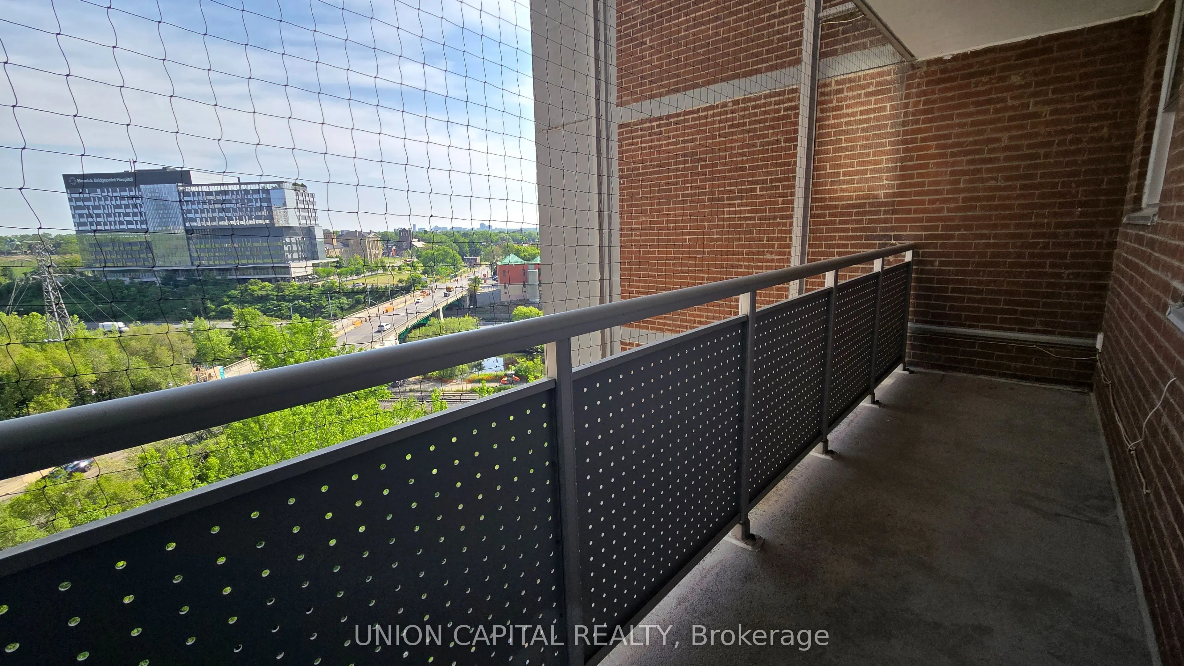 230 Oak Street, #1003