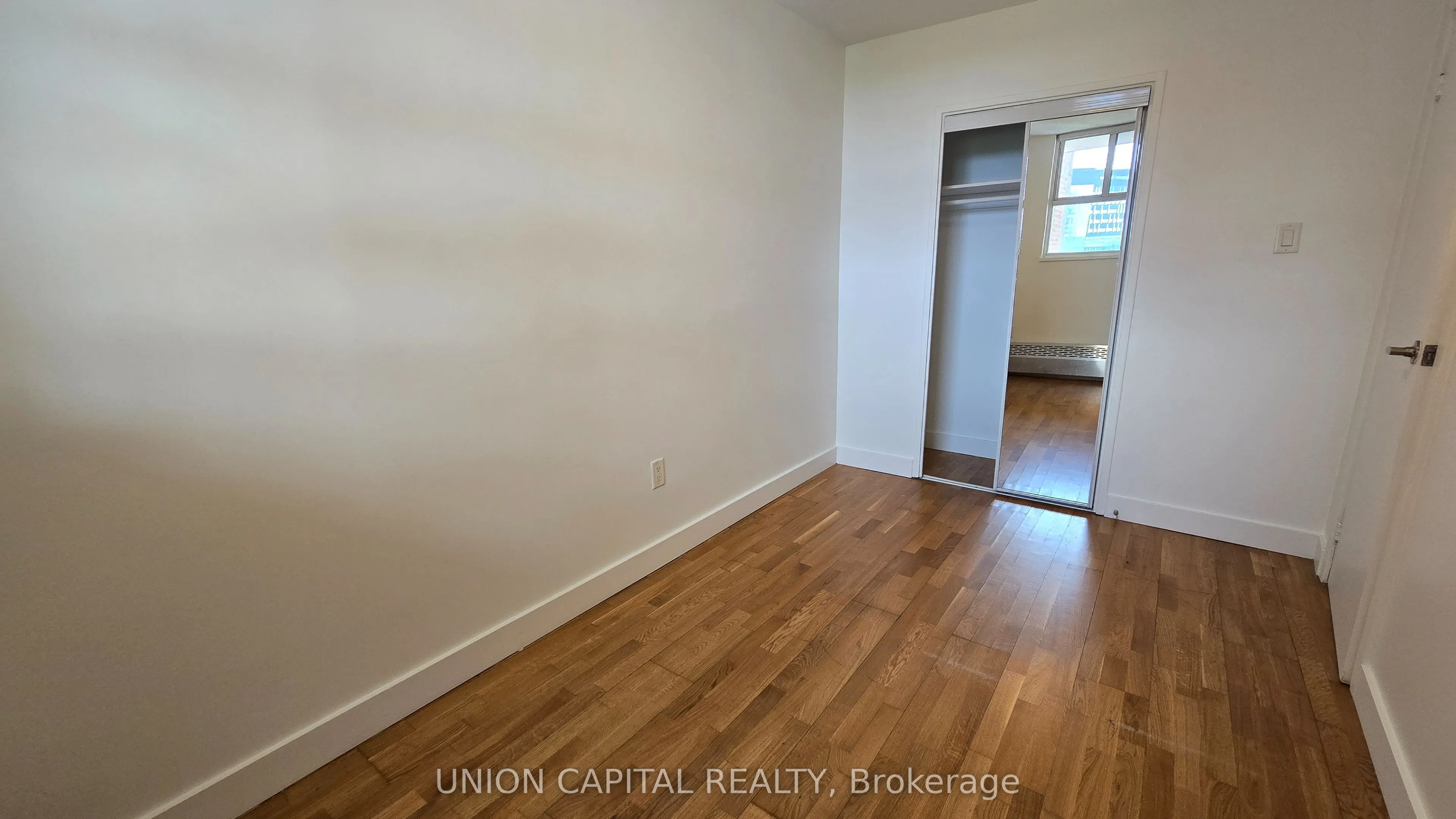 230 Oak Street, #1003