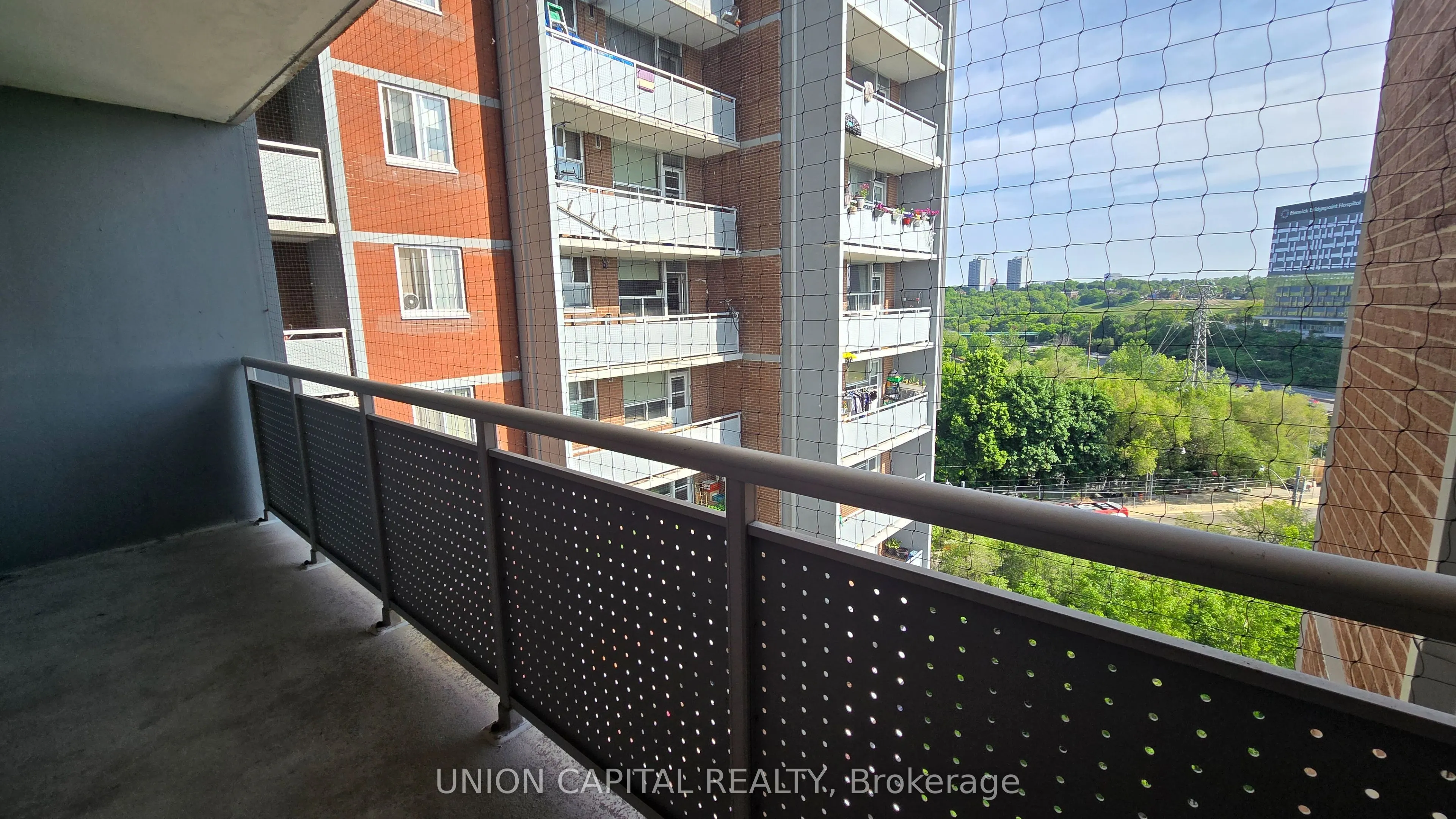 230 Oak Street, #1003