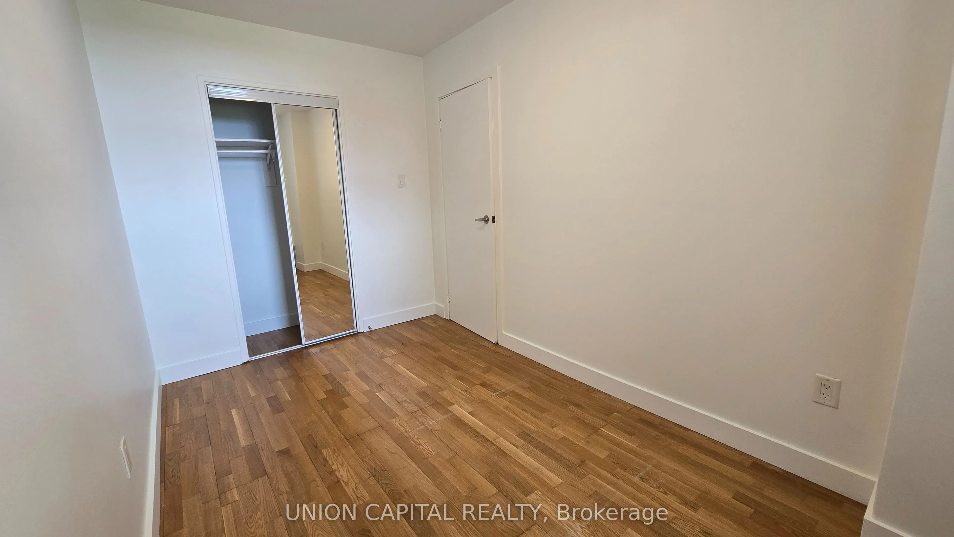 230 Oak Street, #1003