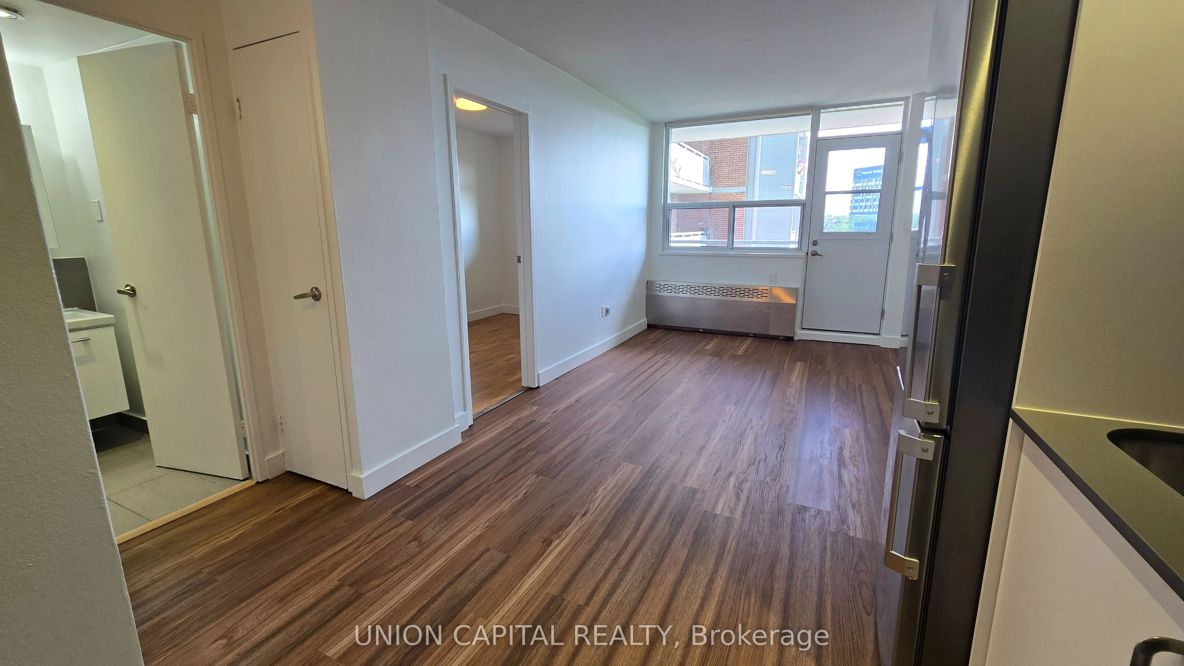230 Oak Street, #1005
