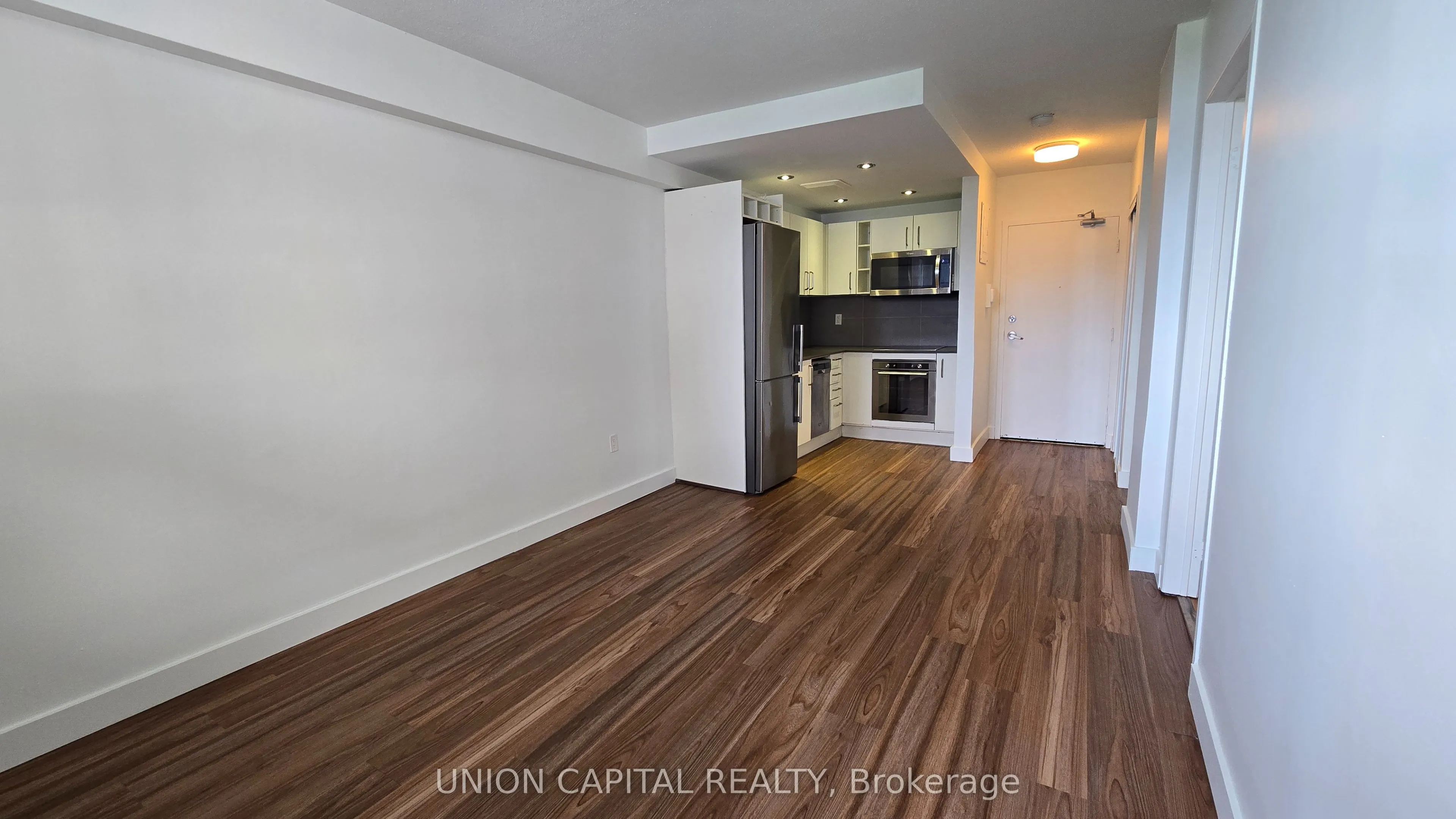 230 Oak Street, #1005