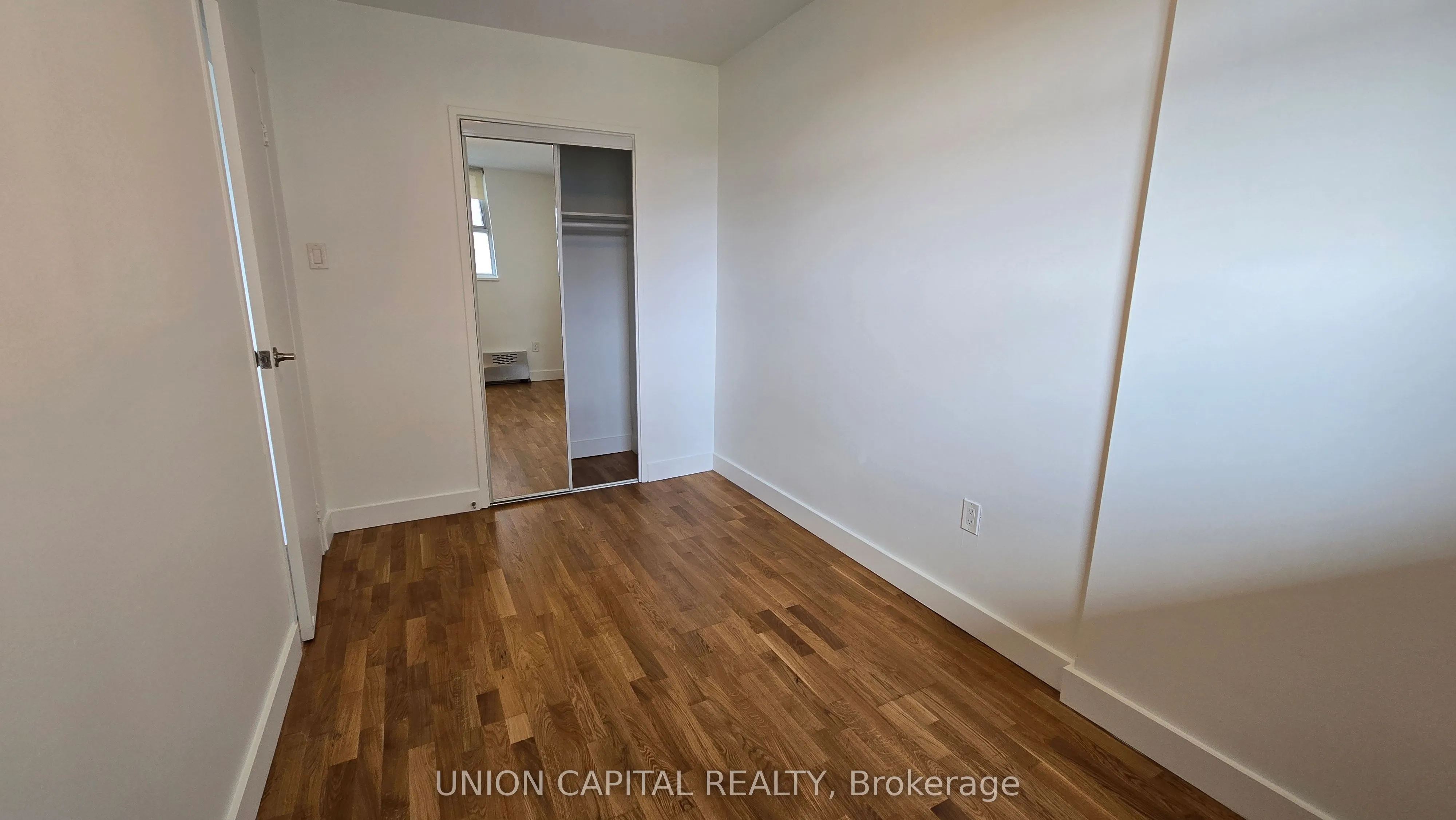 230 Oak Street, #1005