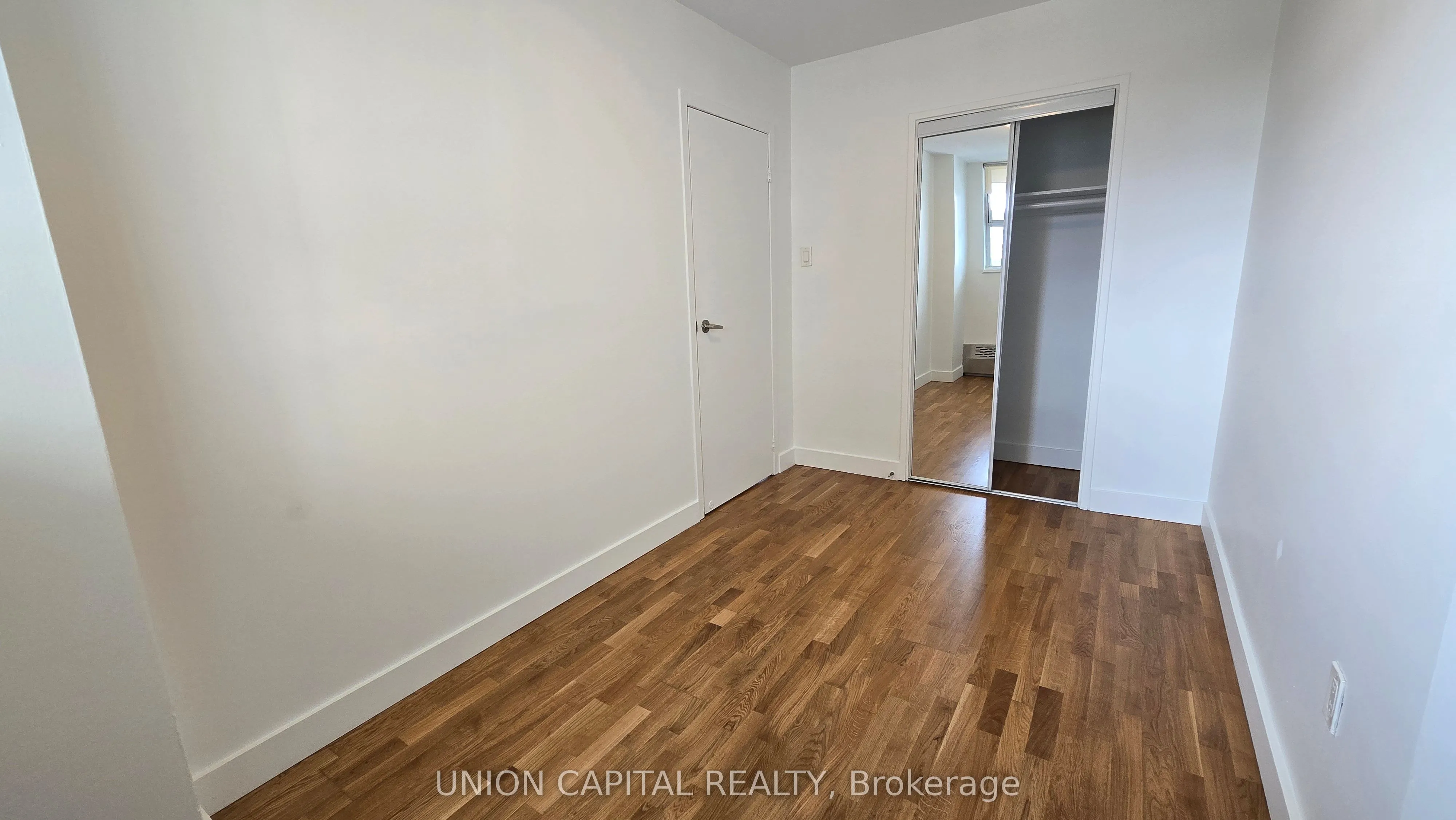 230 Oak Street, #1005