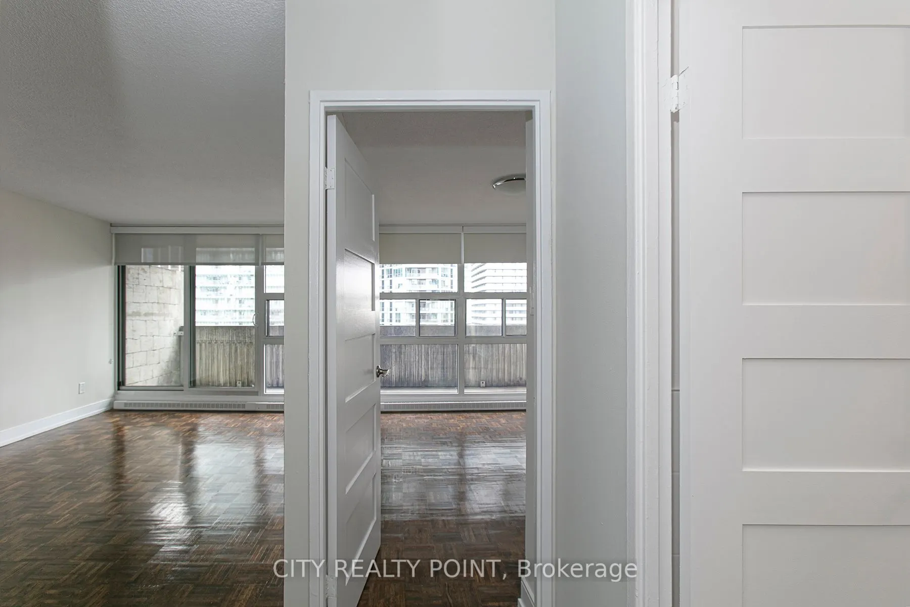 33 Isabella Street, #1207