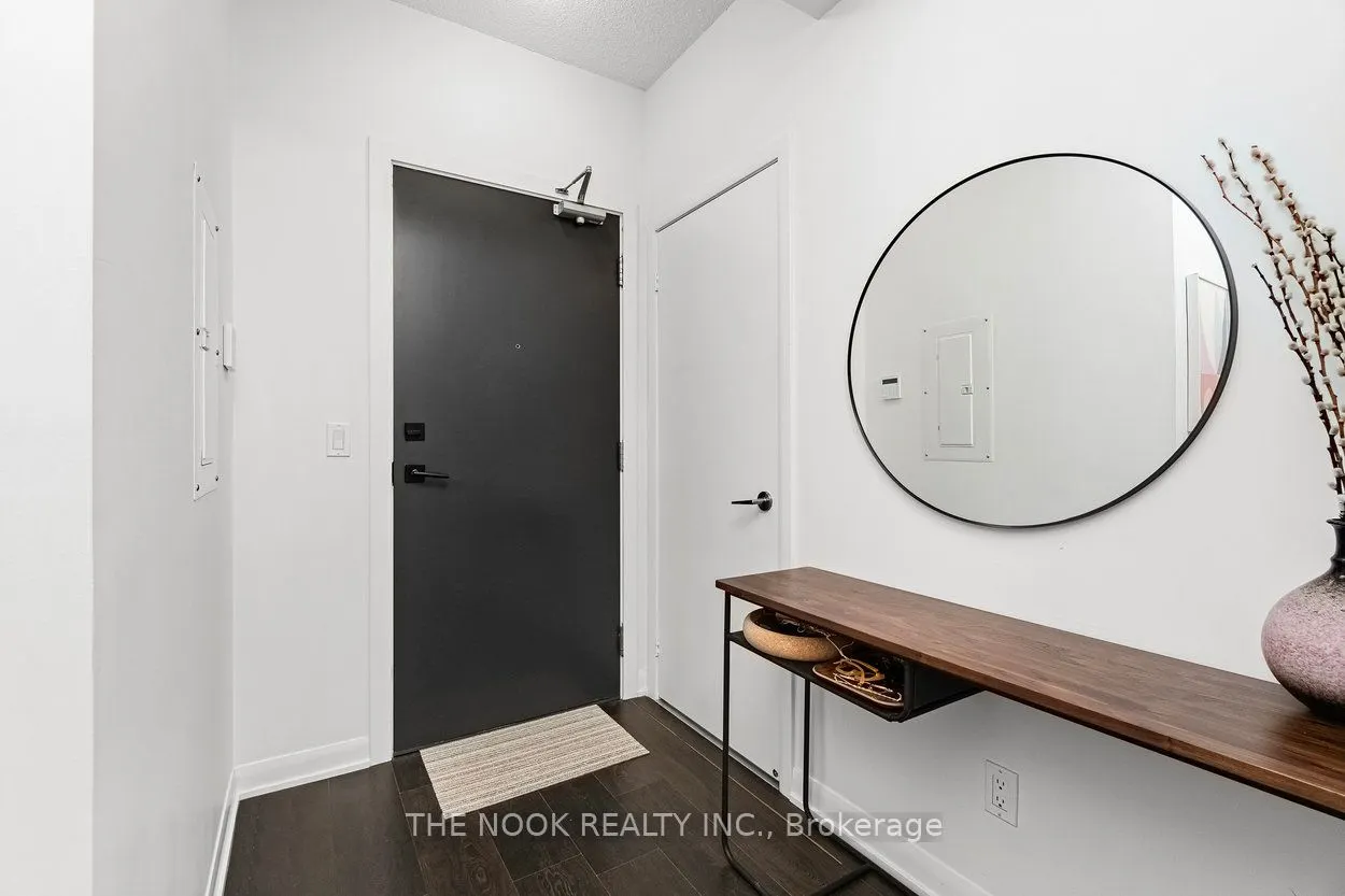 435 Richmond Street W, #808