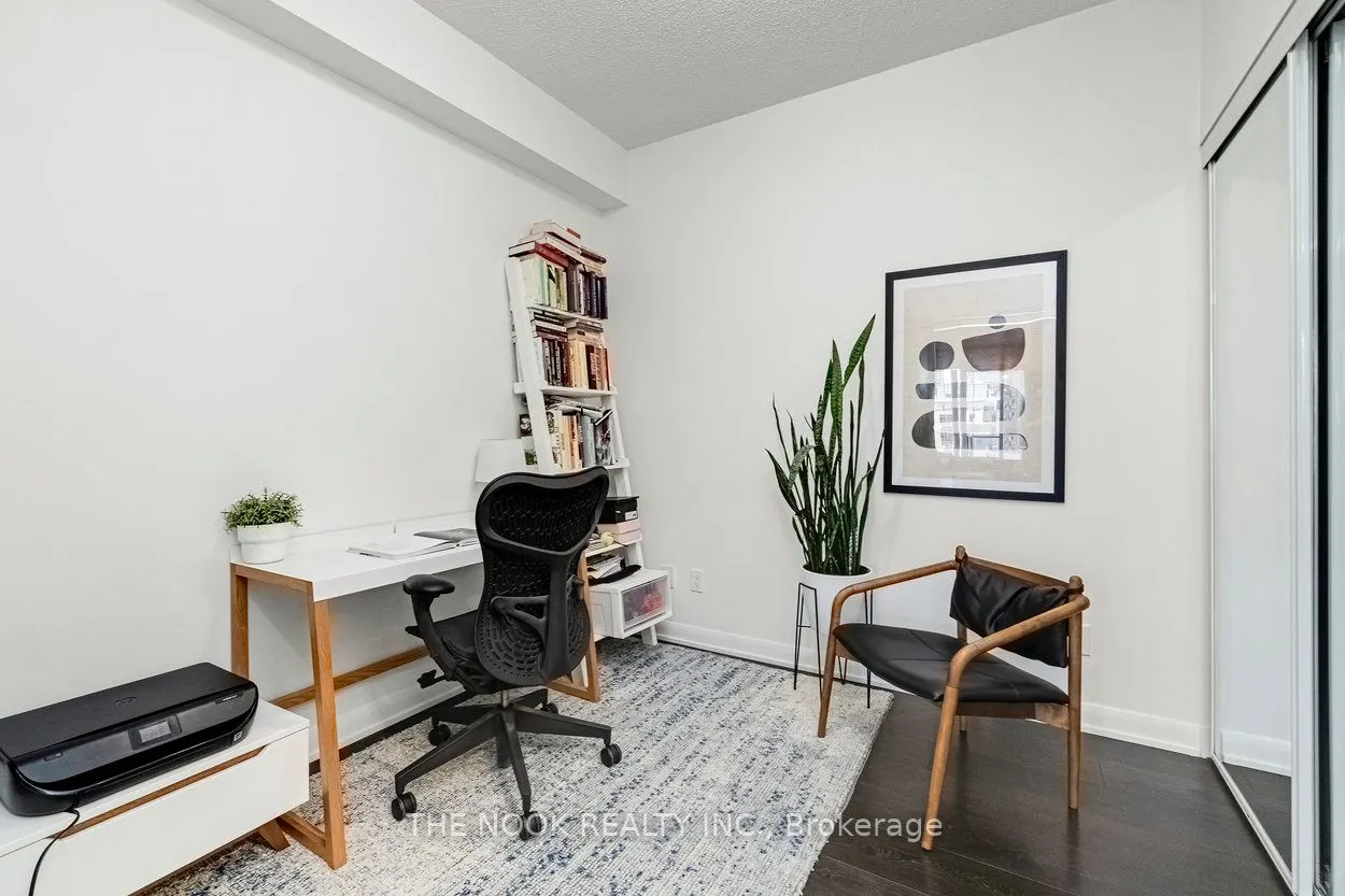 435 Richmond Street W, #808