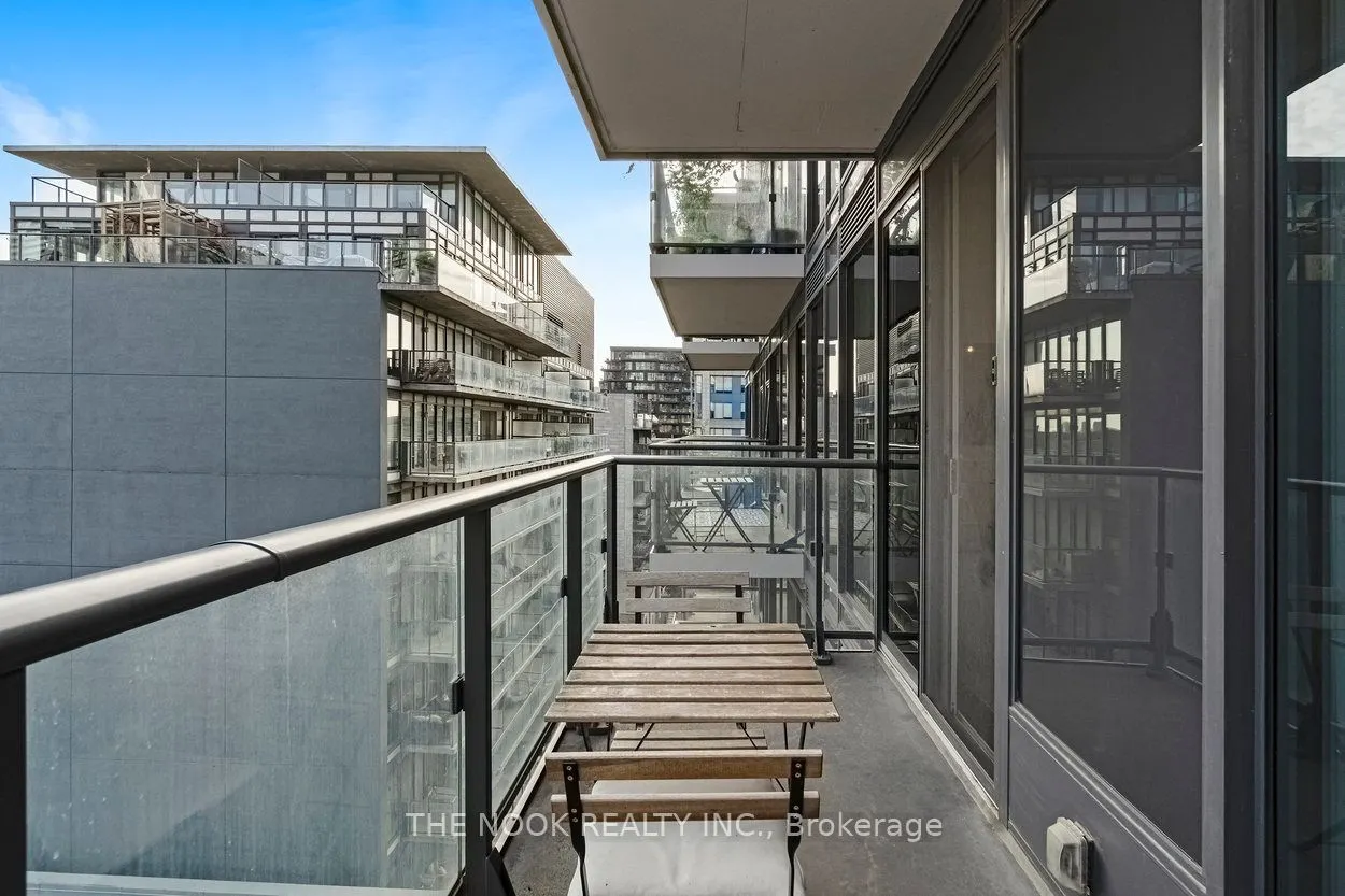 435 Richmond Street W, #808