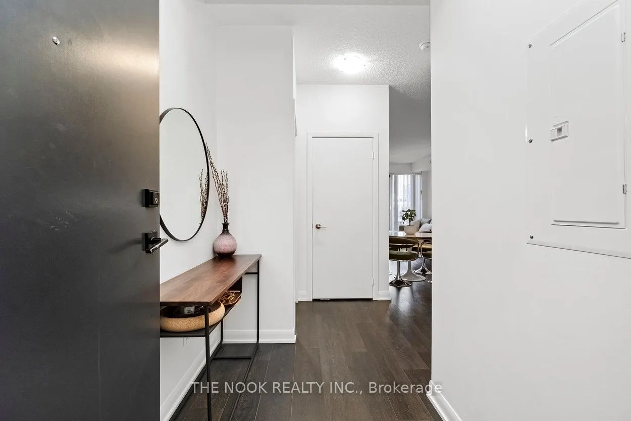 435 Richmond Street W, #808