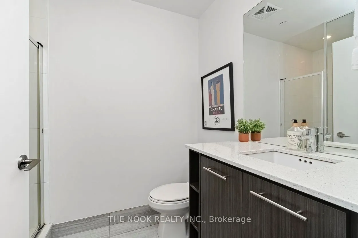 435 Richmond Street W, #808